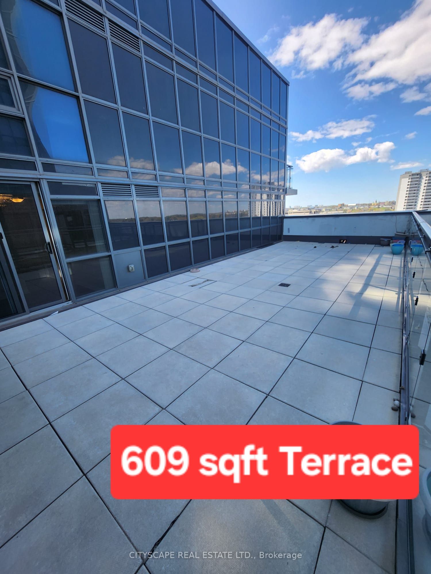30 MEADOWGLEN Place #616_13