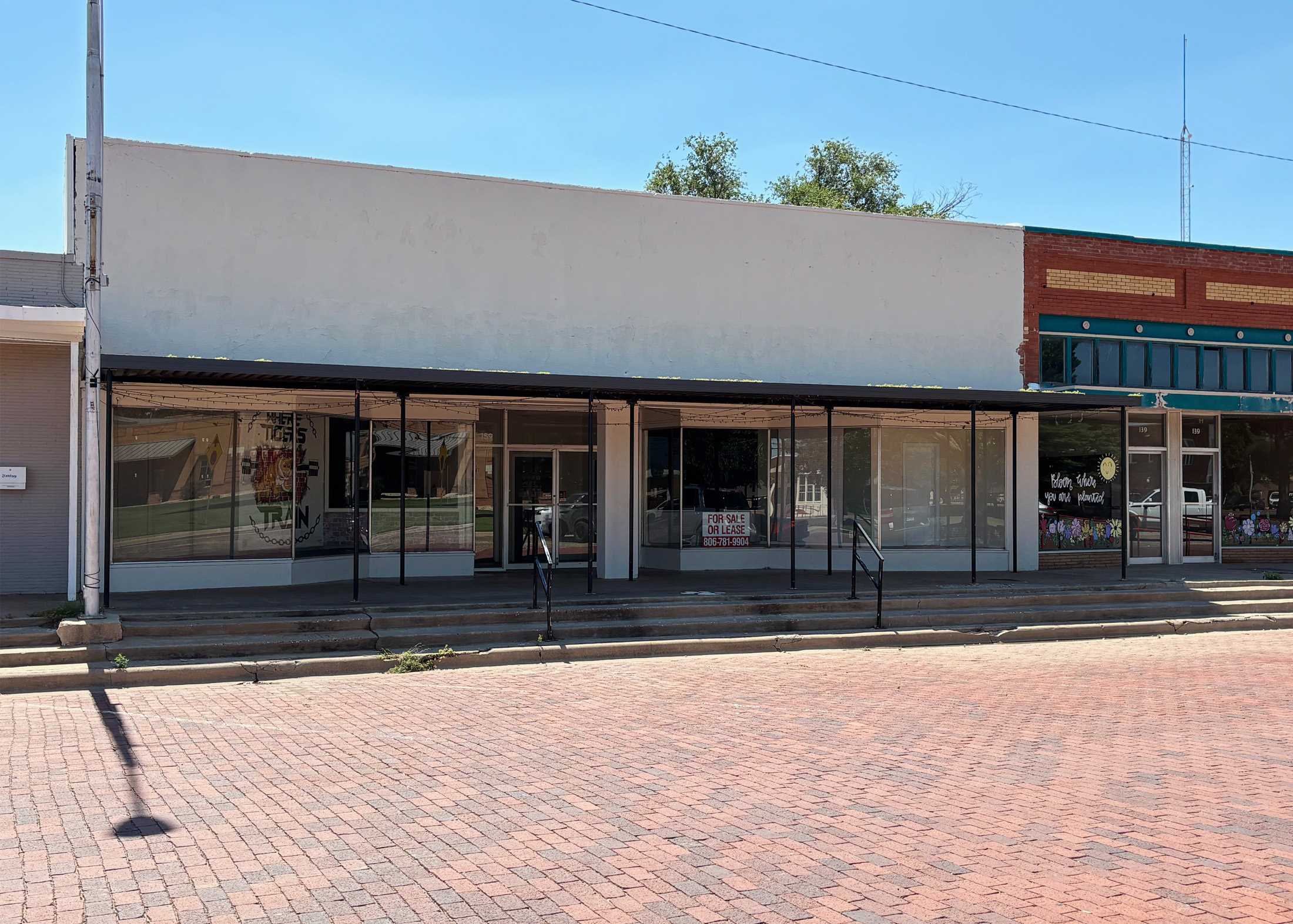 159 S 9th Street commercial property on the downtown square in Slaton, Texas