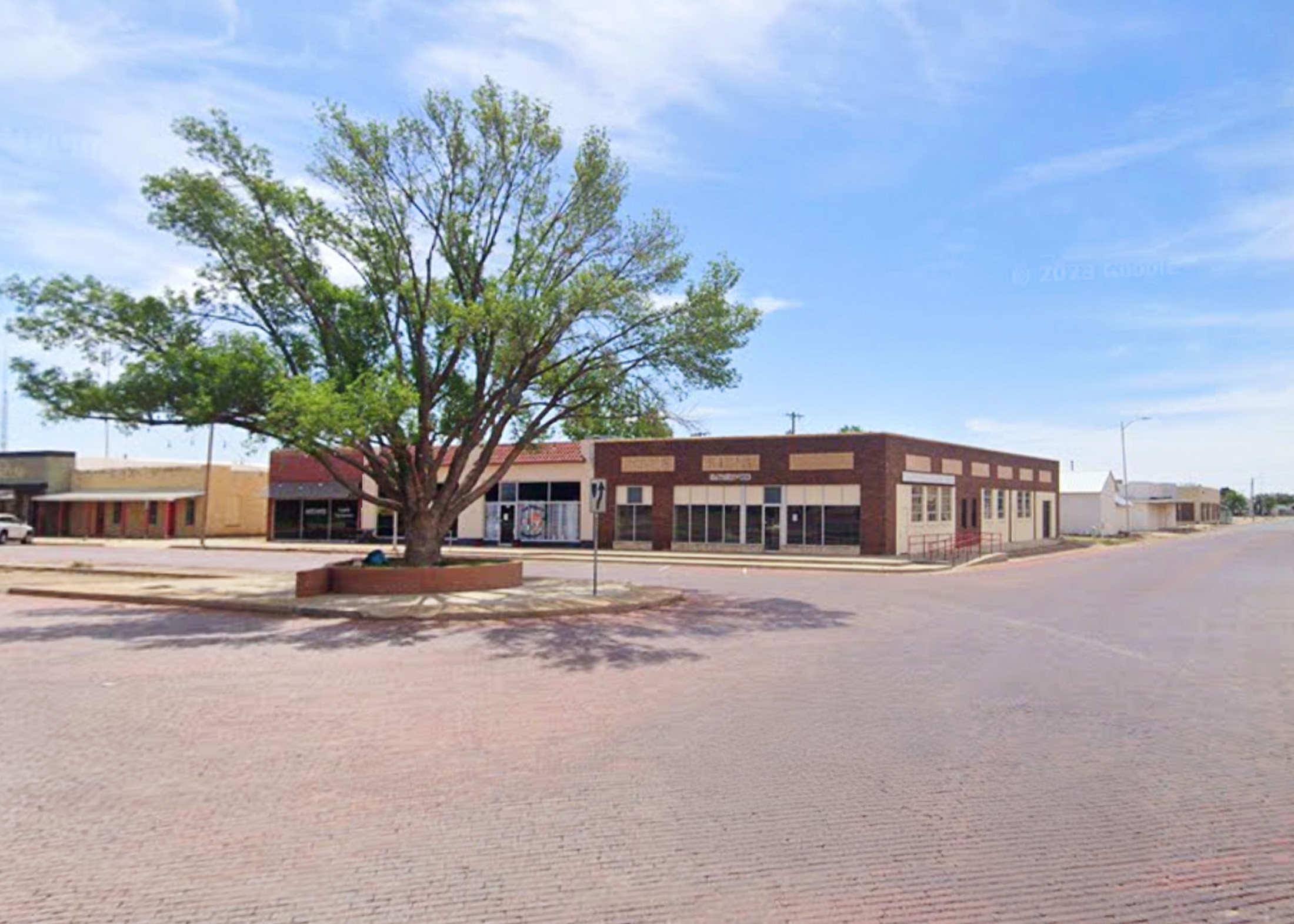 Street view of 165 W Lubbock Street in Slaton, Texas