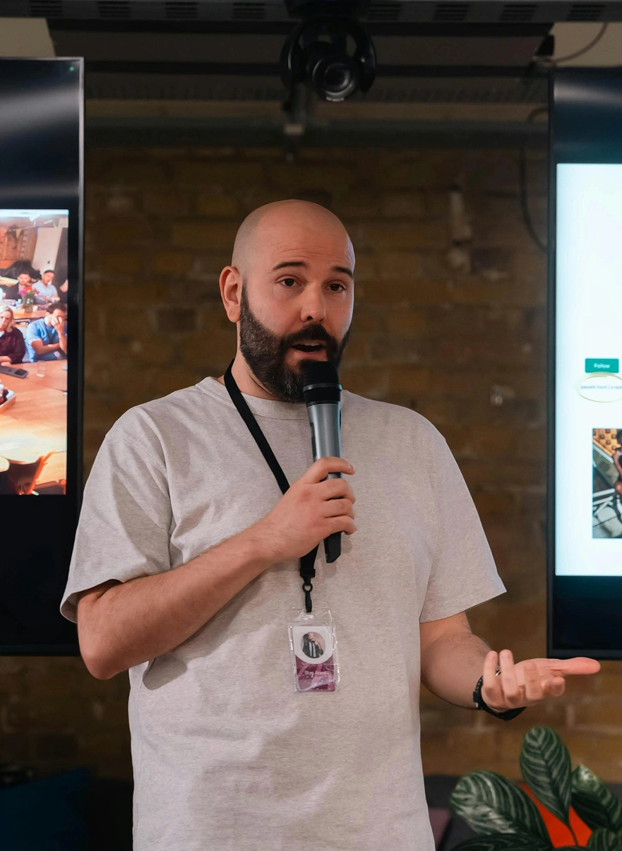 Ventamio-about-two-speakers-conference-image-two