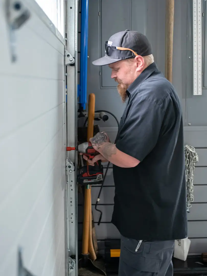 The Ultimate Guide to Choosing a Trusted Local Garage Door Service Provider
