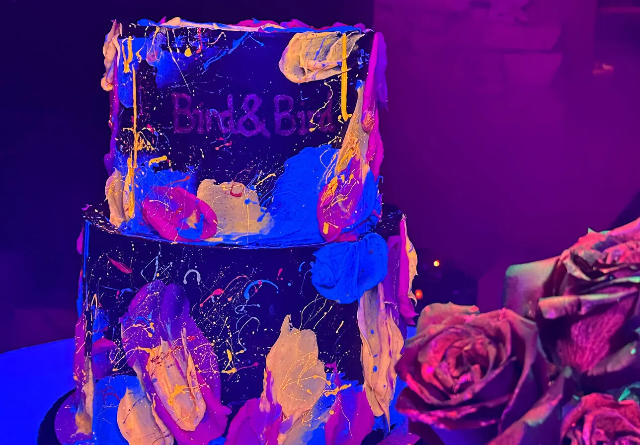 Catering Praha - UV dort a neon dezerty