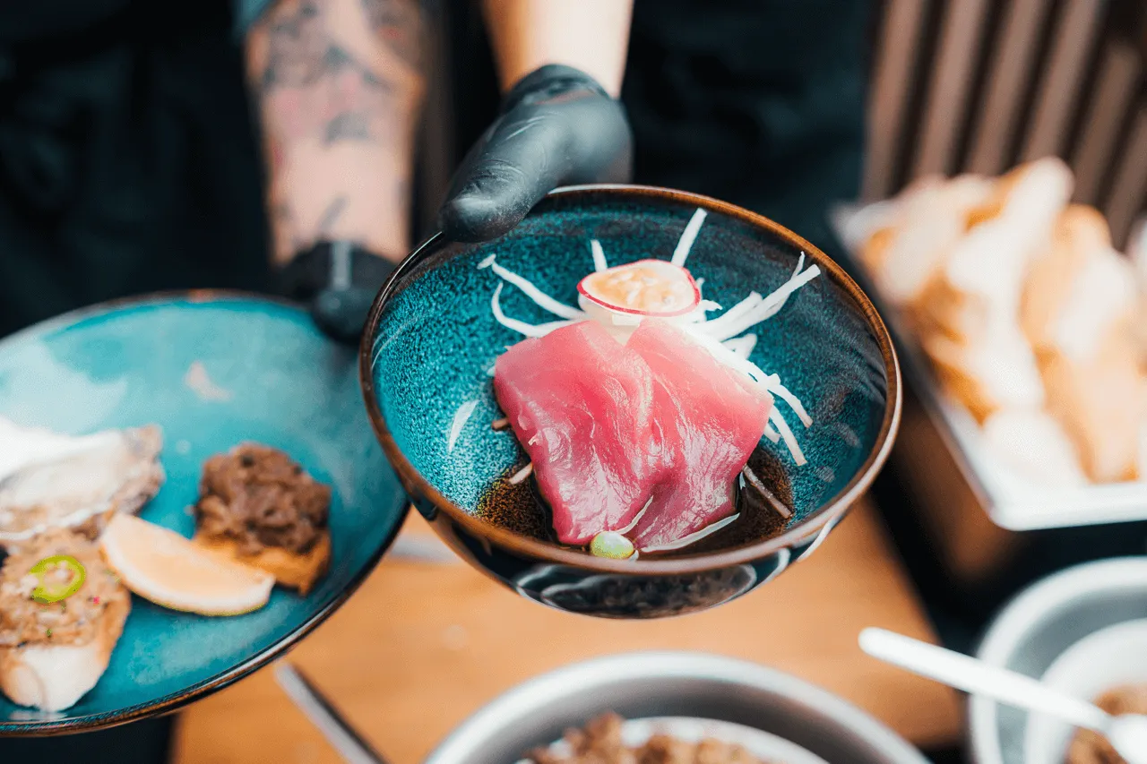 Catering Praha - sashimi, tuňák, losos, ústřice