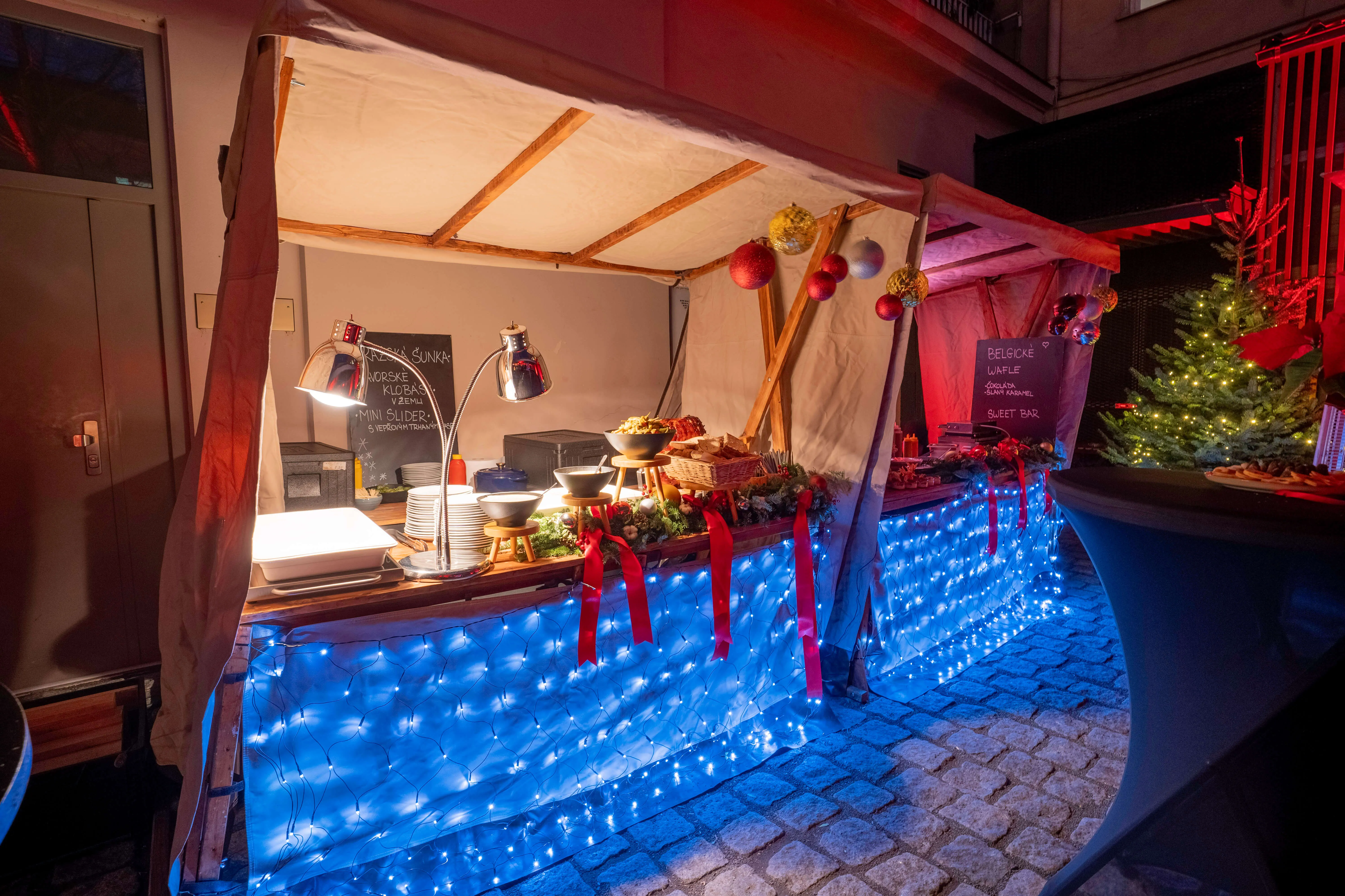 Eventový prostor Praha - vánoční večírek, venkovní stany