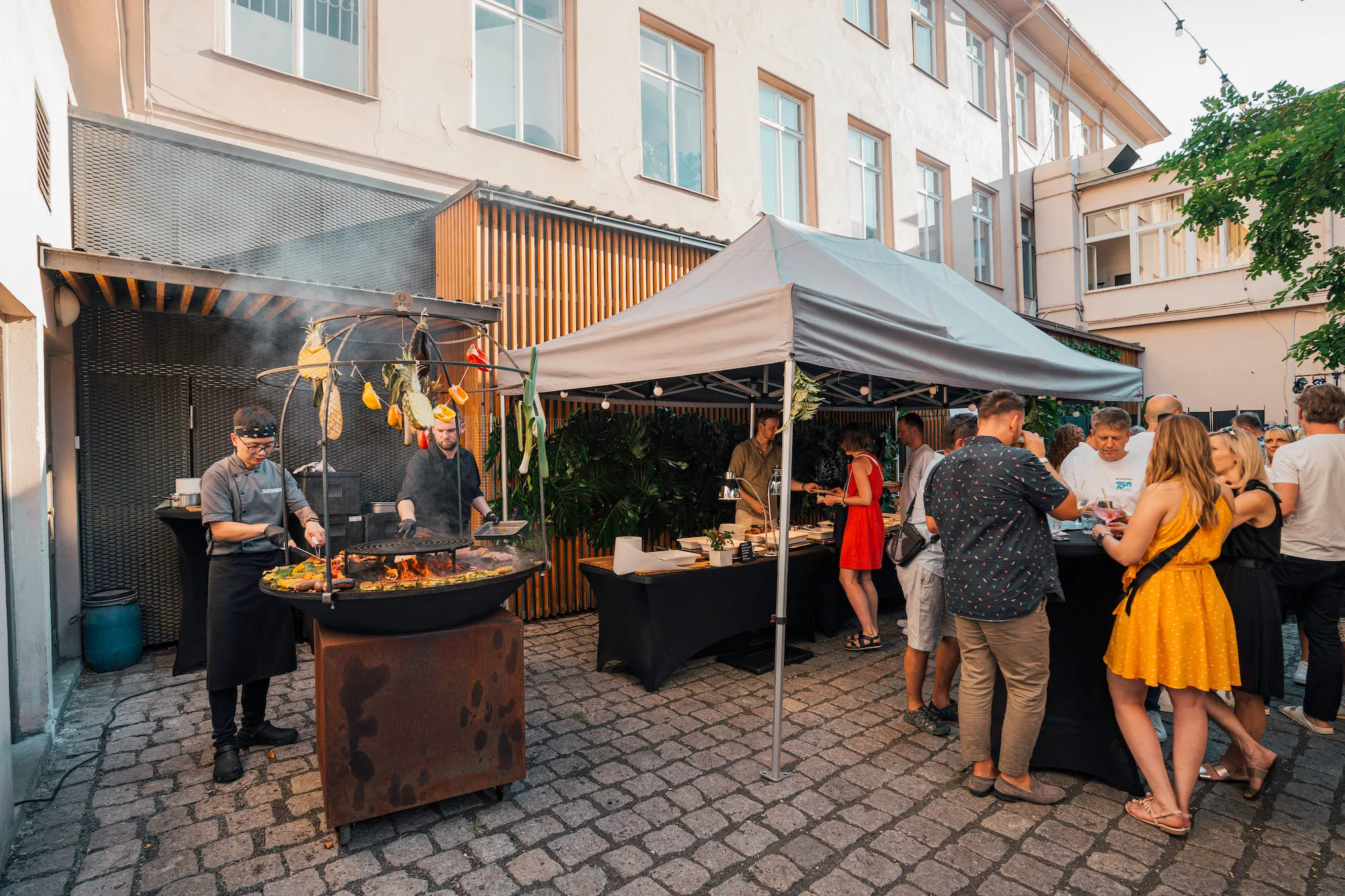 Catering Praha - grilujeme na Ofyru, živé stanice, catering 