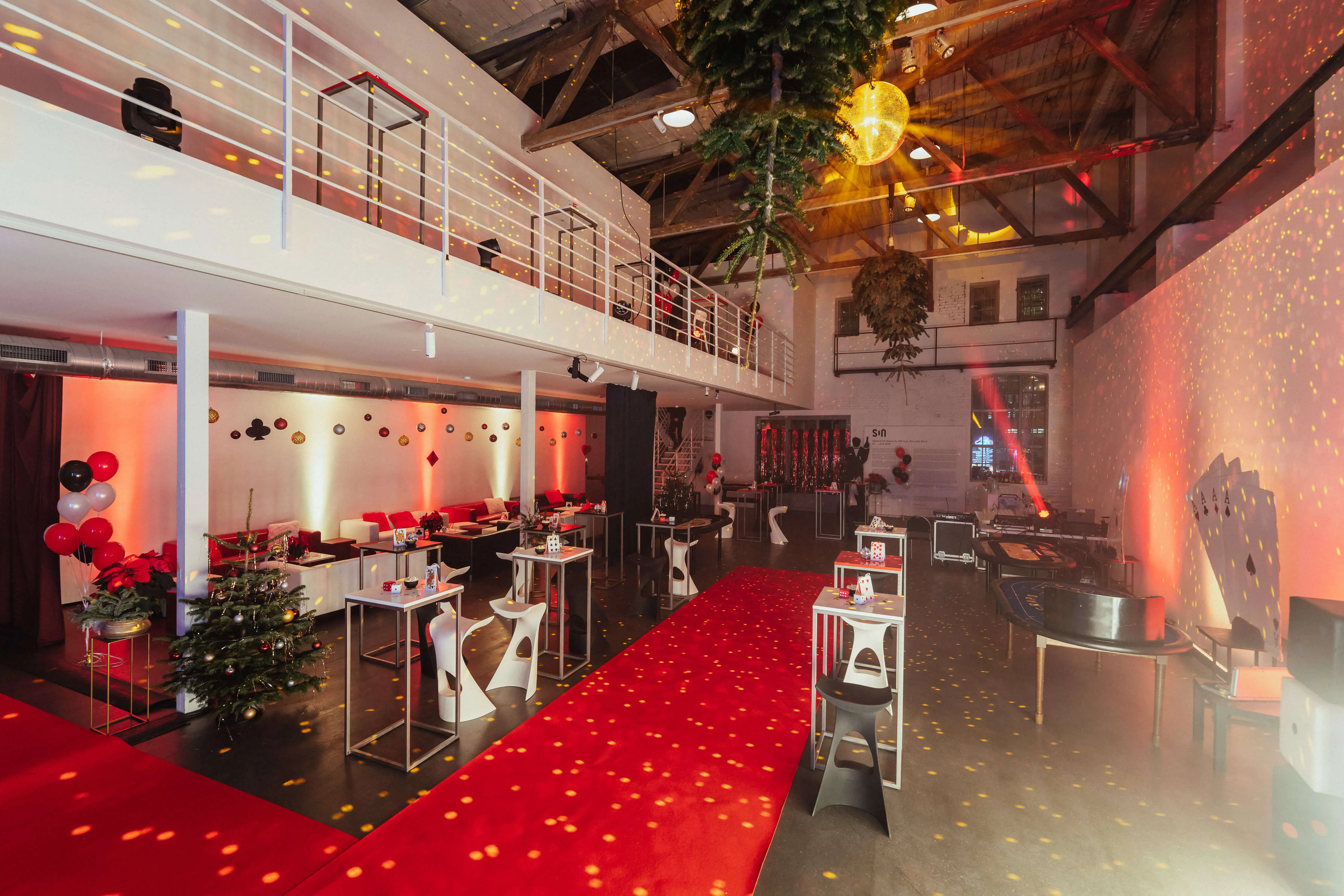 Eventový prostor Praha - Casino tematická party, industriální umělecký prostor, dekorace