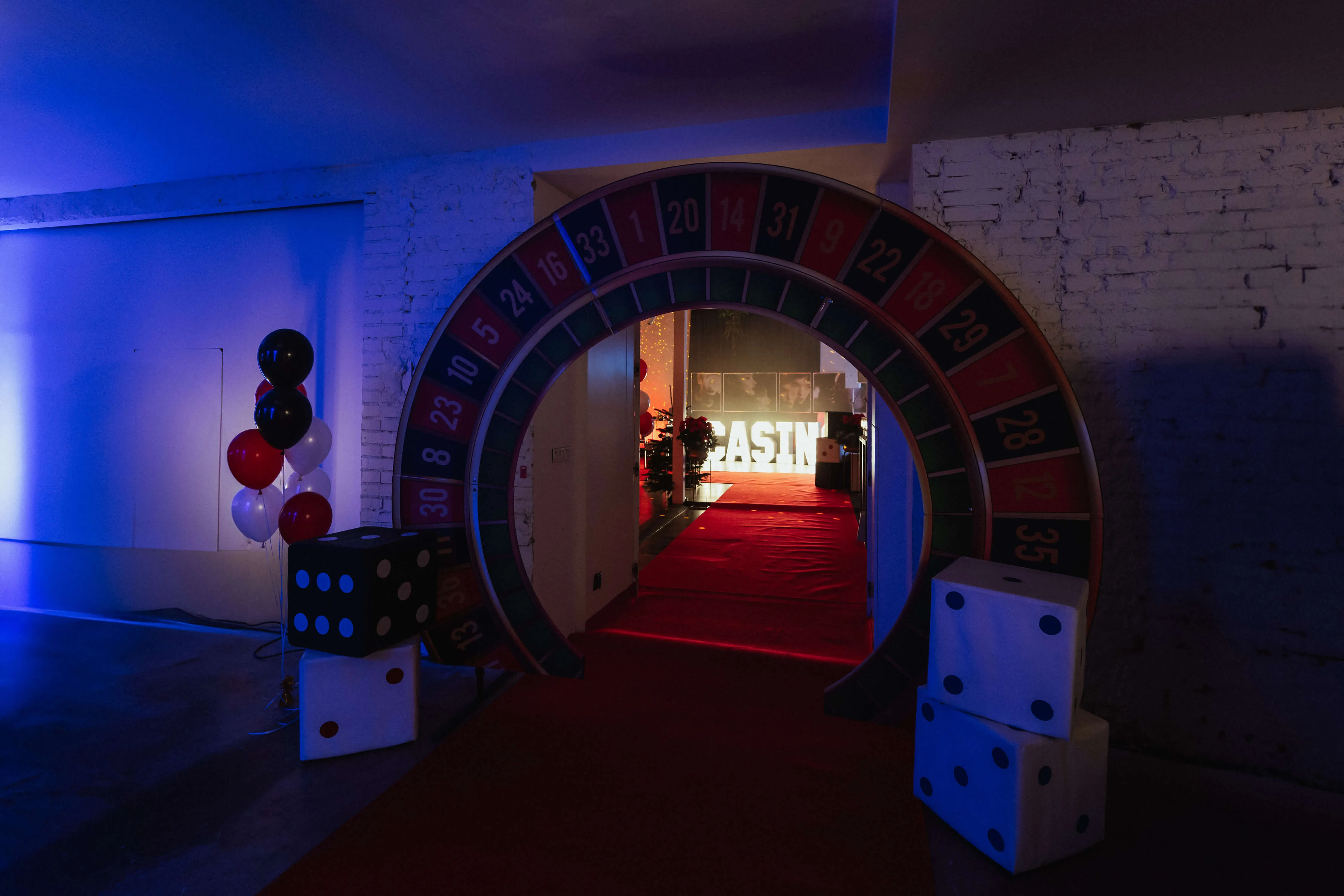Eventový prostor Praha - Casino tematická party, industriální umělecký prostor, dekorace, světla