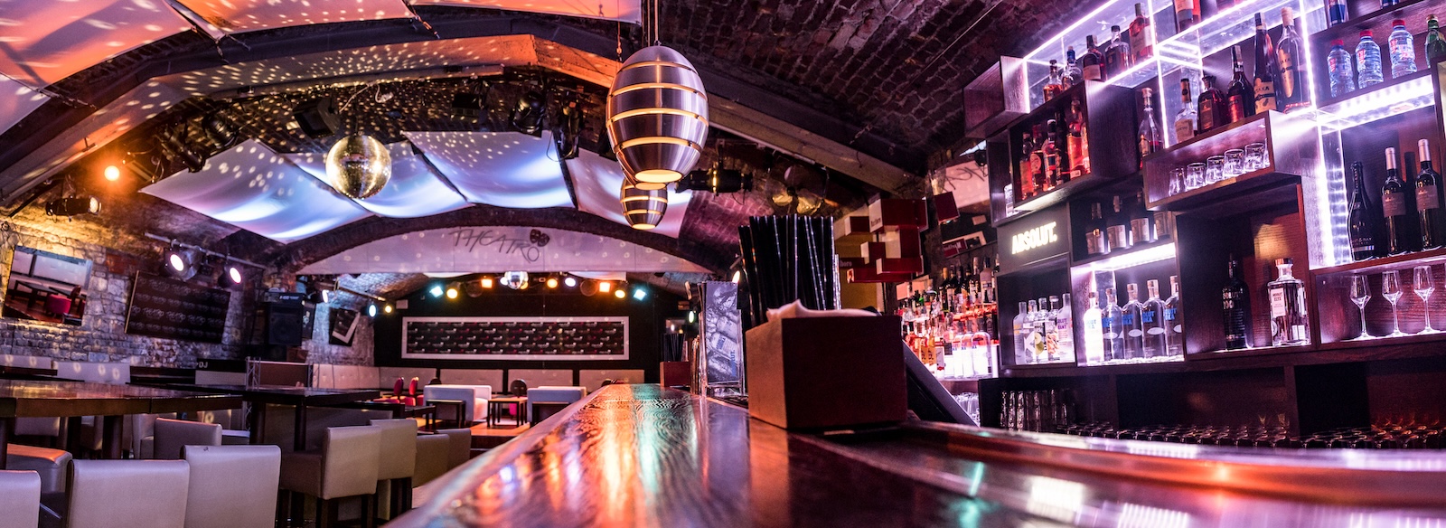 Eventové prostory Praha - Terminál Karlín griluje na Ofyru