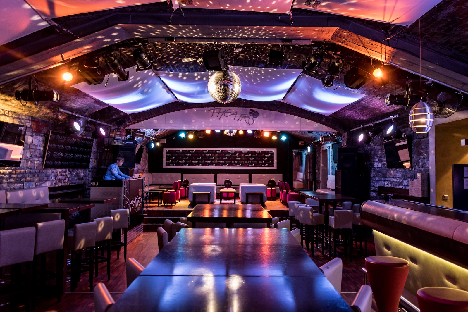 Eventové prostory Praha - Terminál Karlín unikátní prostory Holešovické Garbe