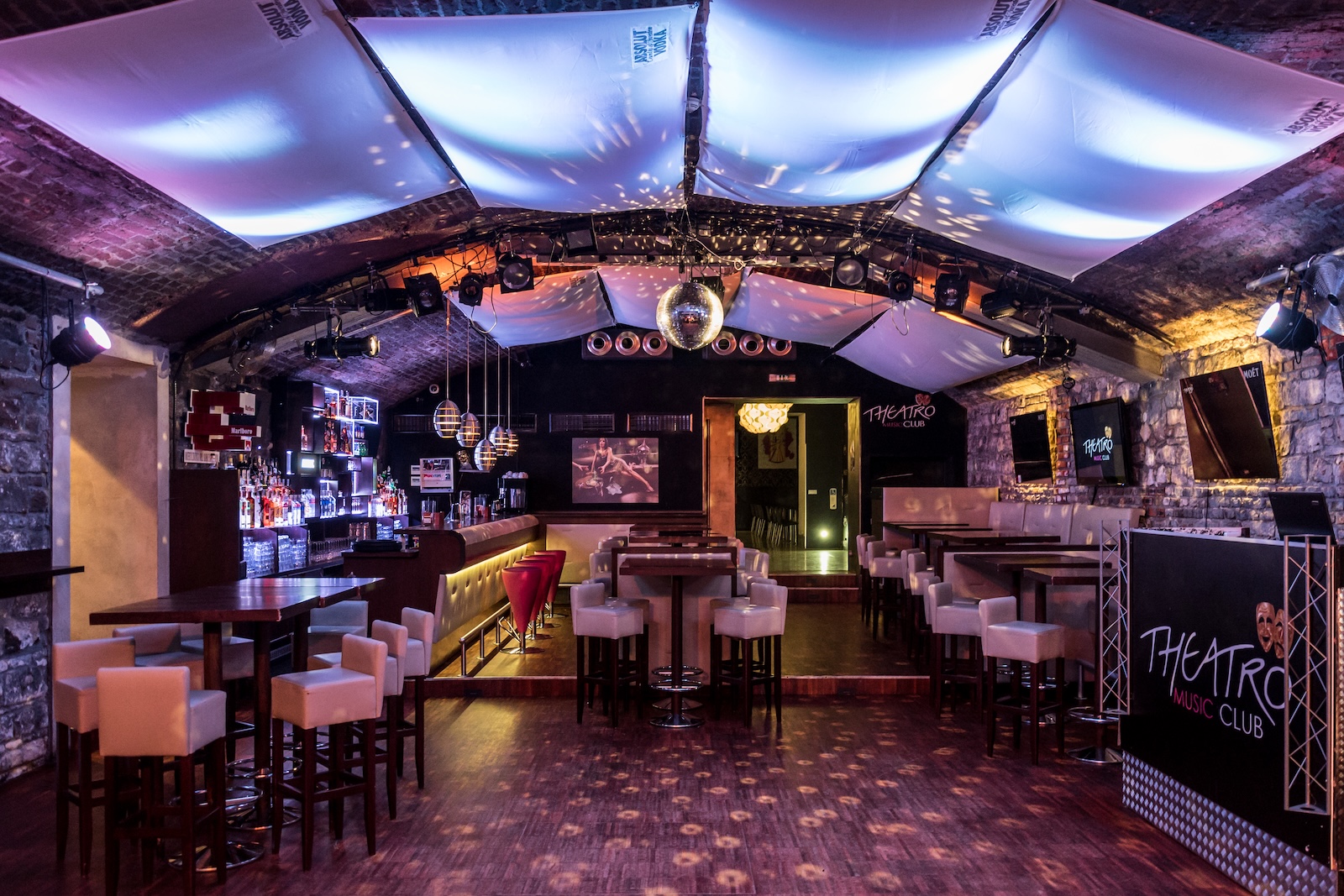 Eventové prostory Praha - Terminál Karlín firemní večírek 