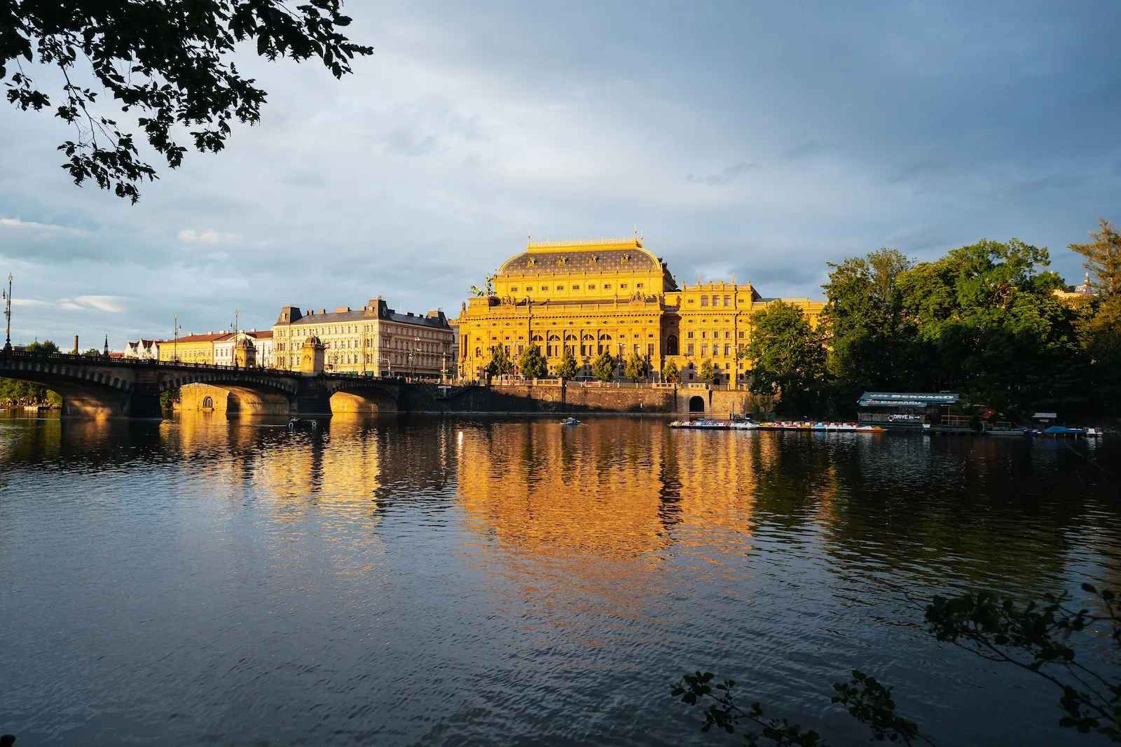 letní prostory Praha - Střelecký ostrov