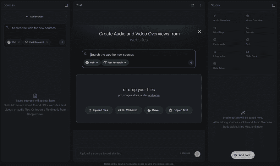 Interfaz de una herramienta tipo NotebookLM: permite añadir fuentes (web, PDFs o archivos), subir documentos y generar automáticamente recursos de estudio como resúmenes, mapas mentales, flashcards, quizzes e informes desde un mismo panel.