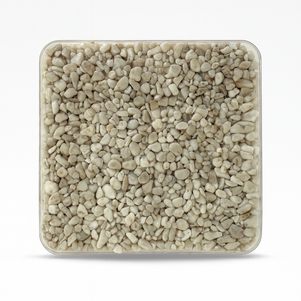 RC-04 Ivory White – elegant natural stone coating with soft ivory and light cream pebbles in a seamless finish.