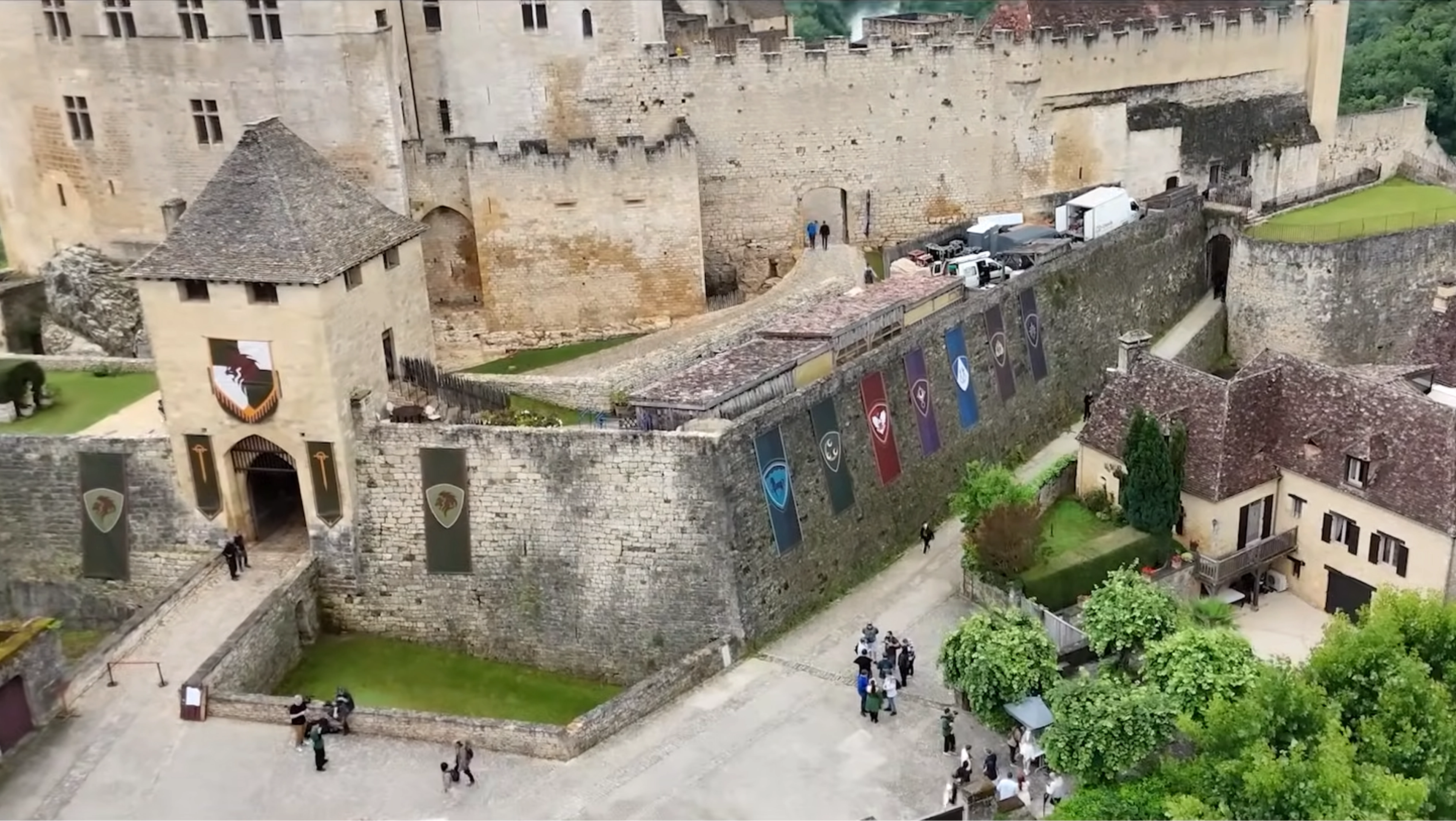 Recent work includes an image showcasing three distinct HTML banners, all centered around e-commerce solutions