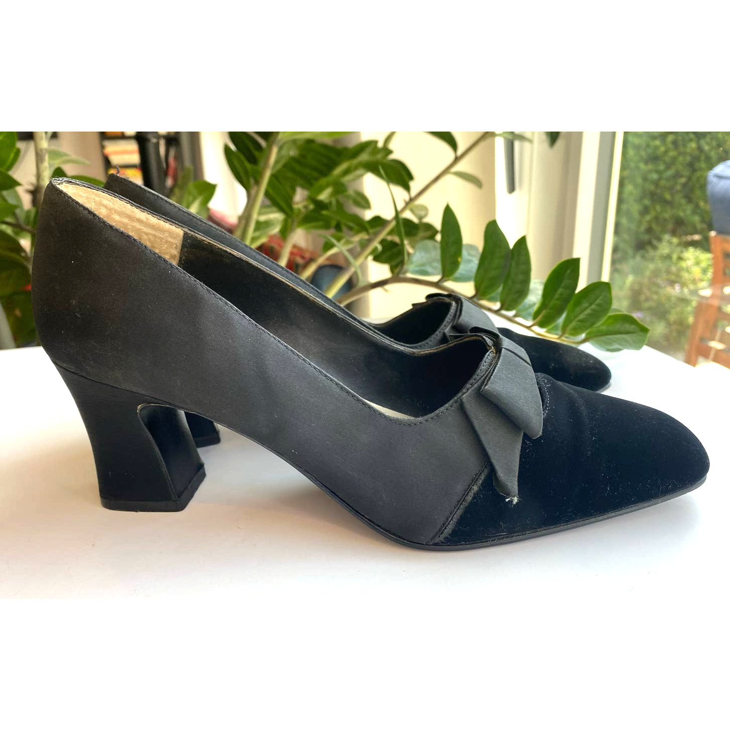 Karen Scott Twilight 2 Black Velvet Two Tone Ribbon Pumps Womens Size 8.5