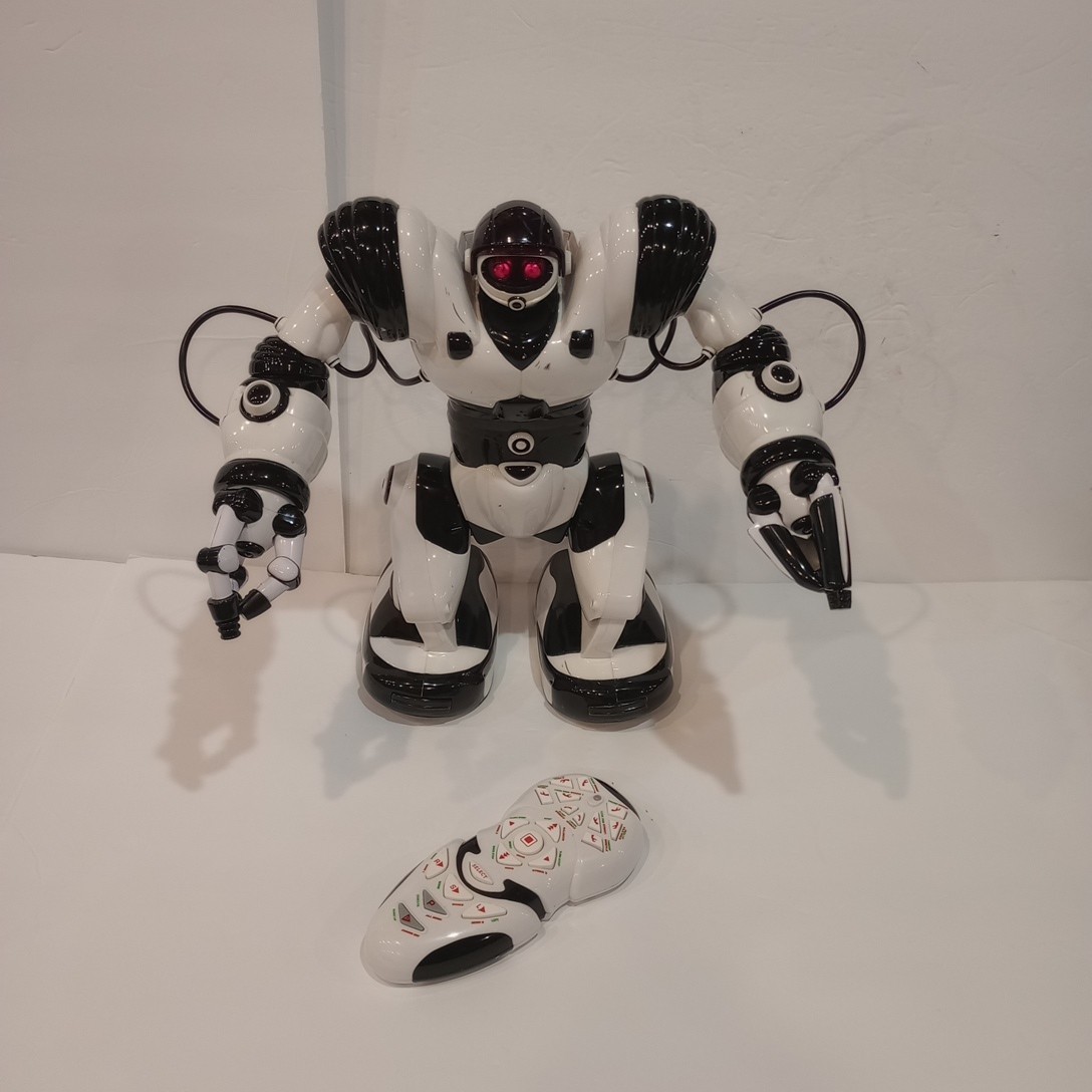 WowWee Robosapian Robotic 14" Interactive Toy Robot Humanoid with Remote