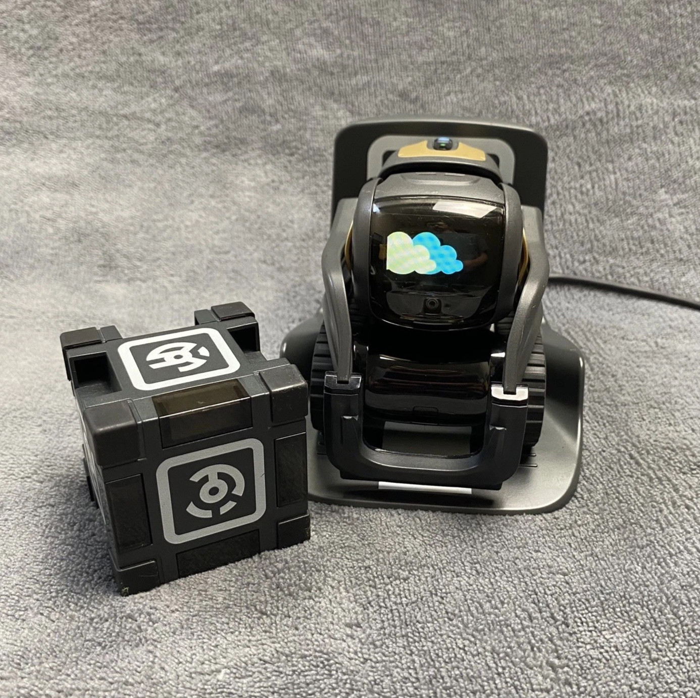 Anki Vector Home Robot Companion w/ Charging Base + Cube Tested Working