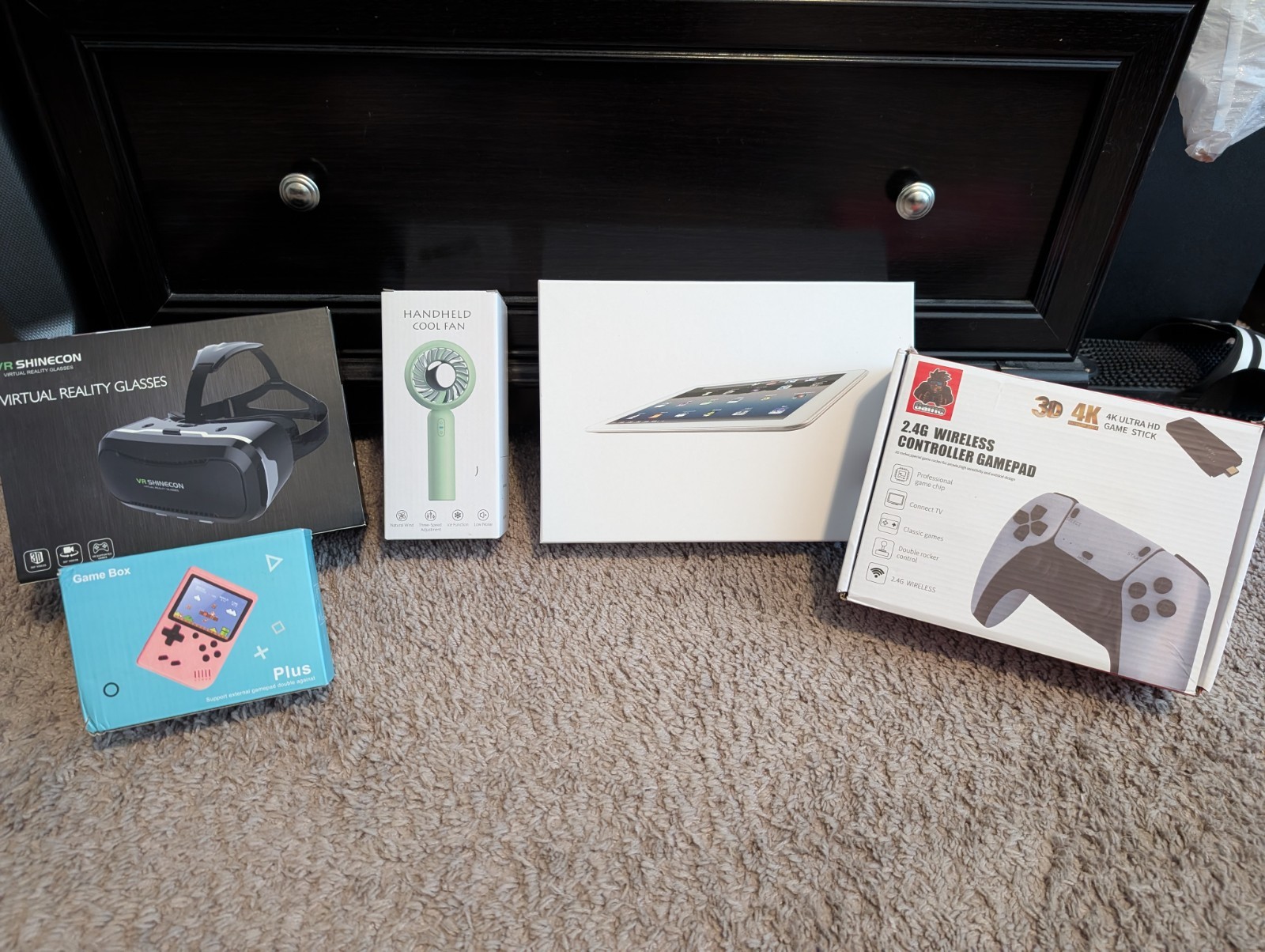 Electronic Package And Accessories ( Multiple Items) Read Description.