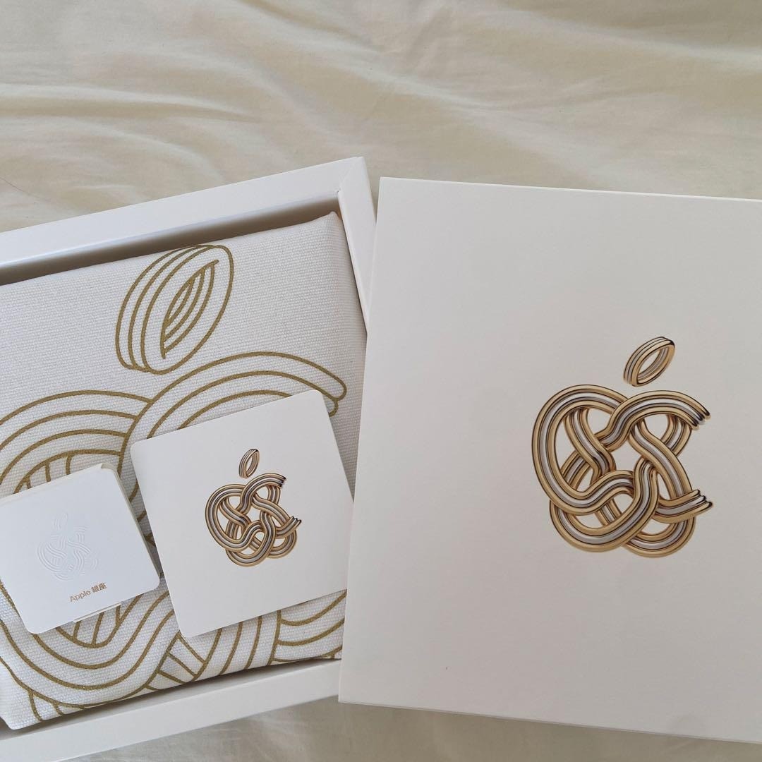 Apple Ginza Store Reopening Commemorative Novelty Set of 3