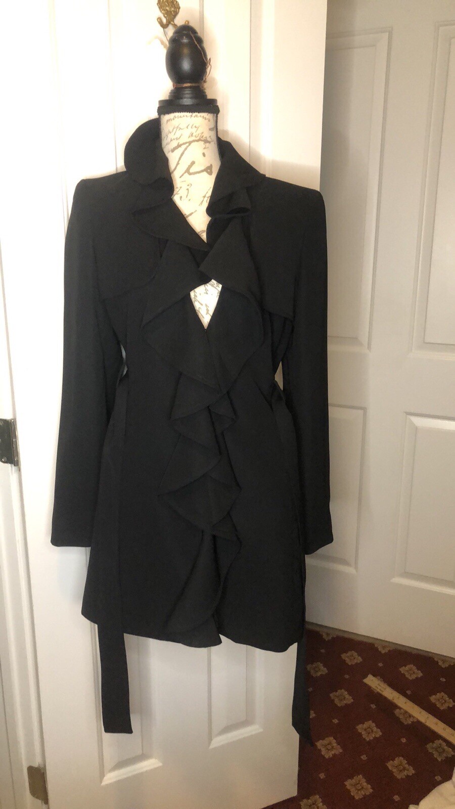 Ladies Nine West Size 6 Black Ruffled Front Stylish Lined Coat