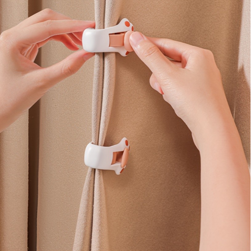Cute Decorative Light-Blocking Compact Gentle-On-Fabric 4x Cat Paw Curtain Clips