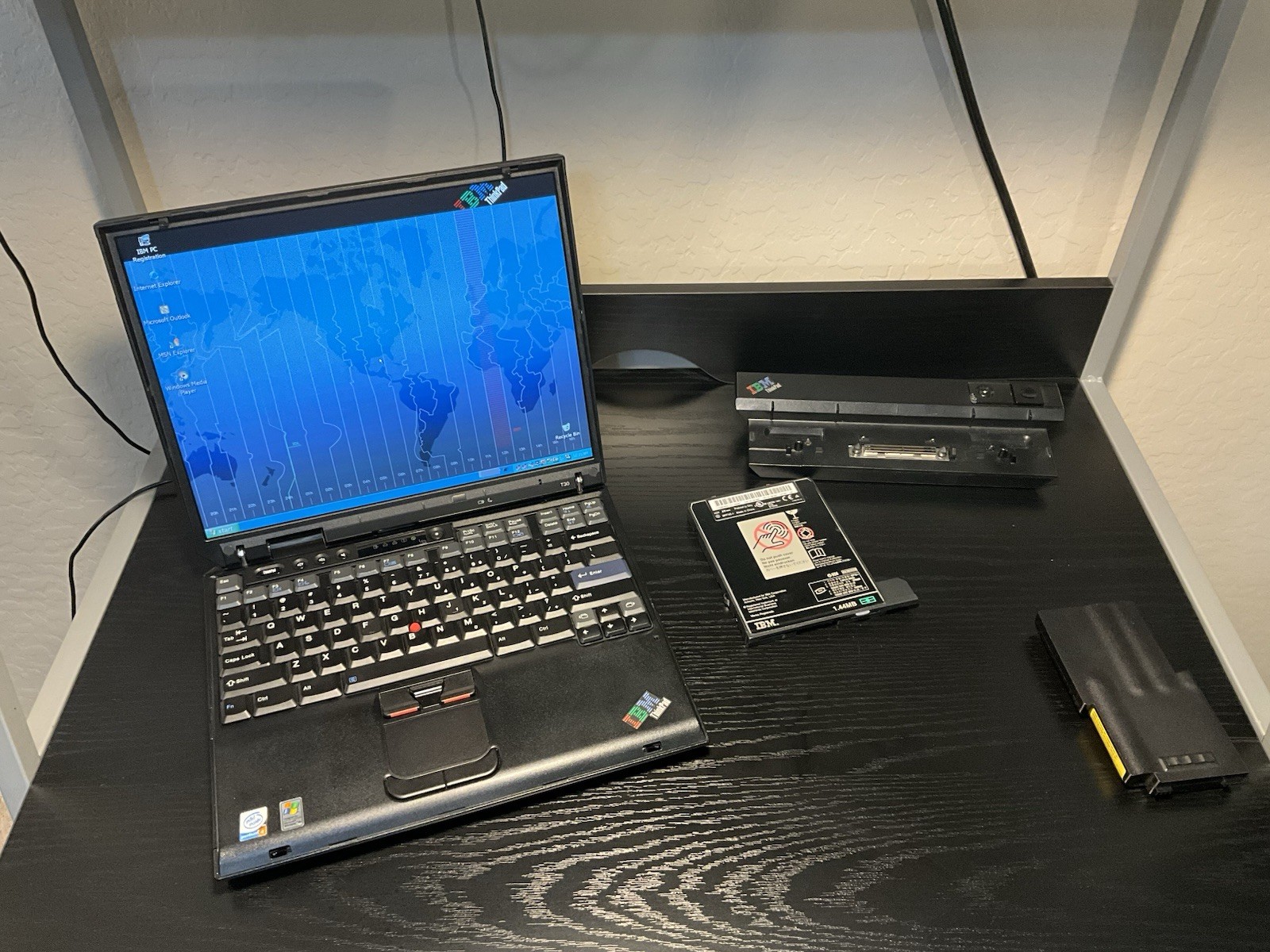 IBM ThinkPad T30 MINT Windows XP Restored With Accessories P4 2.4GHz Radeon 7500