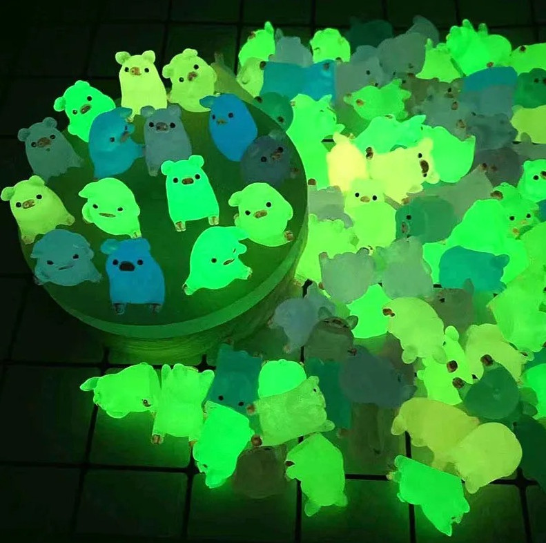 10pcs Kids Glow Piglet DIY Resin Accessories with Cute Decorative Design - NEW