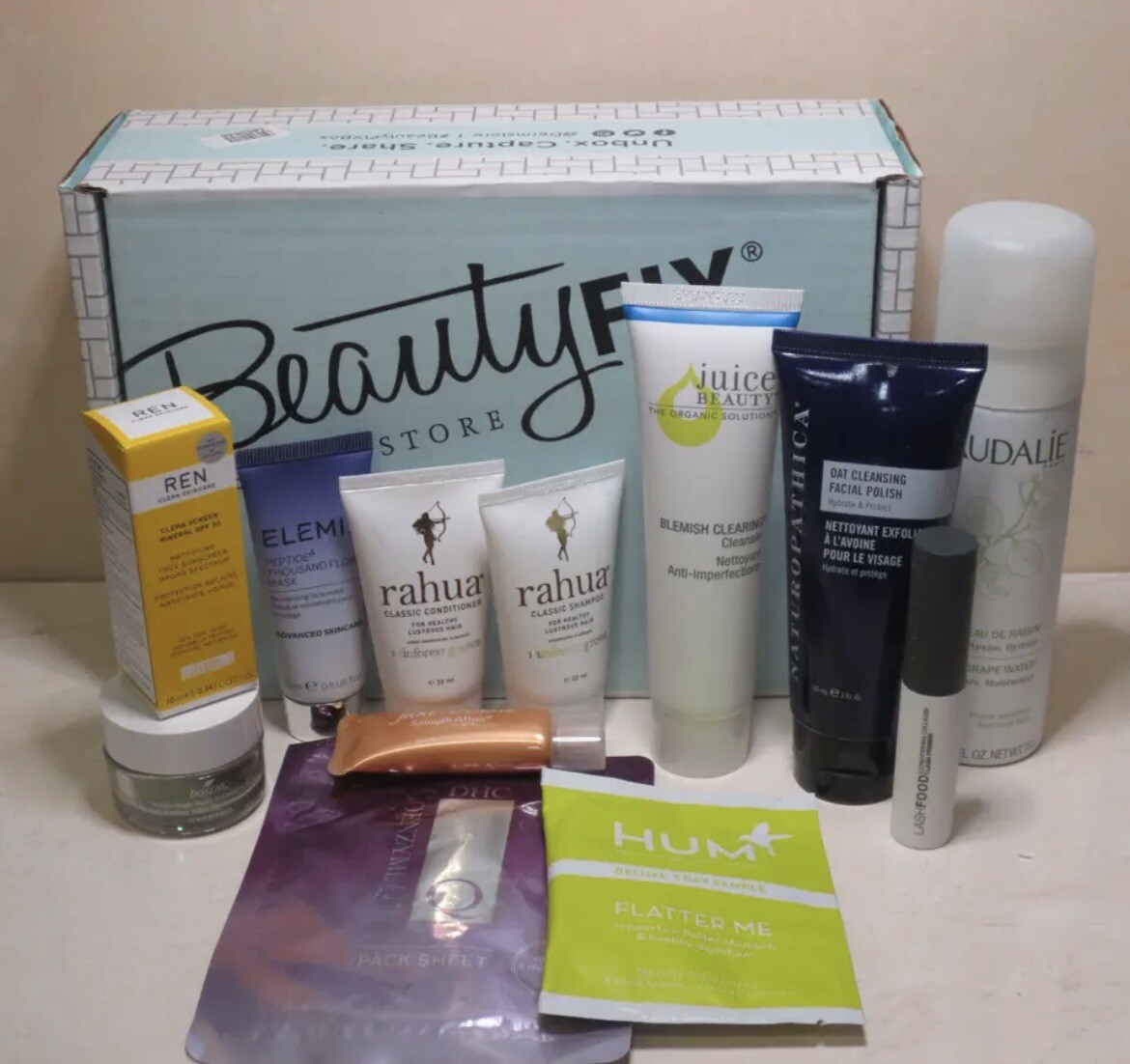 UNIQUE GIFT IDEAS FOR A LOVER/FRIEND- BEAUTY FIX BY DERMSTORE SKINCARE BOXED SET