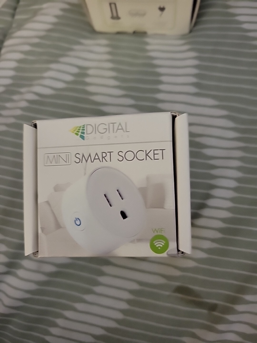 Digital Gadgets Wi-Fi Mini Smart Socket DHSPLG1-R White NEW w Open Box