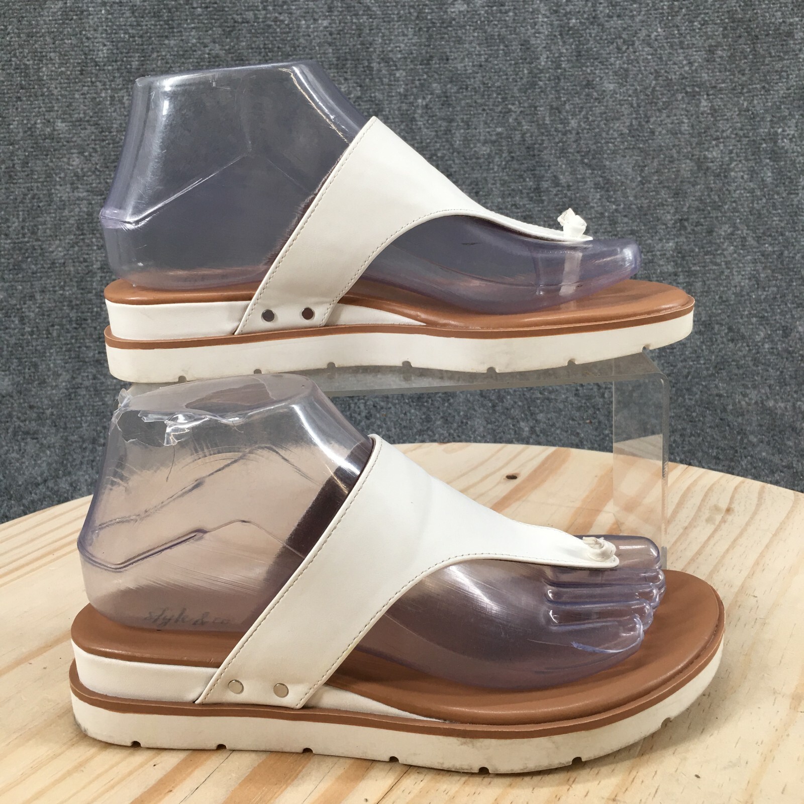 Style & Co. Sandals Womens 6.5 M Emmaa Thong White Faux Leather Slip On Casual