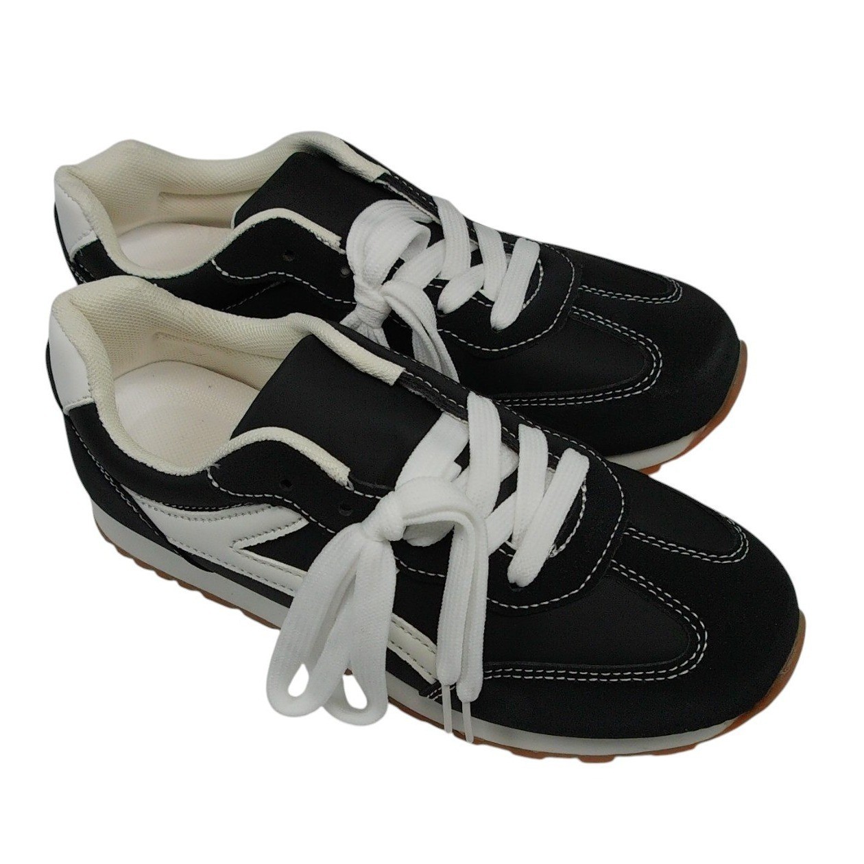 Women's Black White Retro Style Sneakers Casual Shoes Size 5.5 New No Box