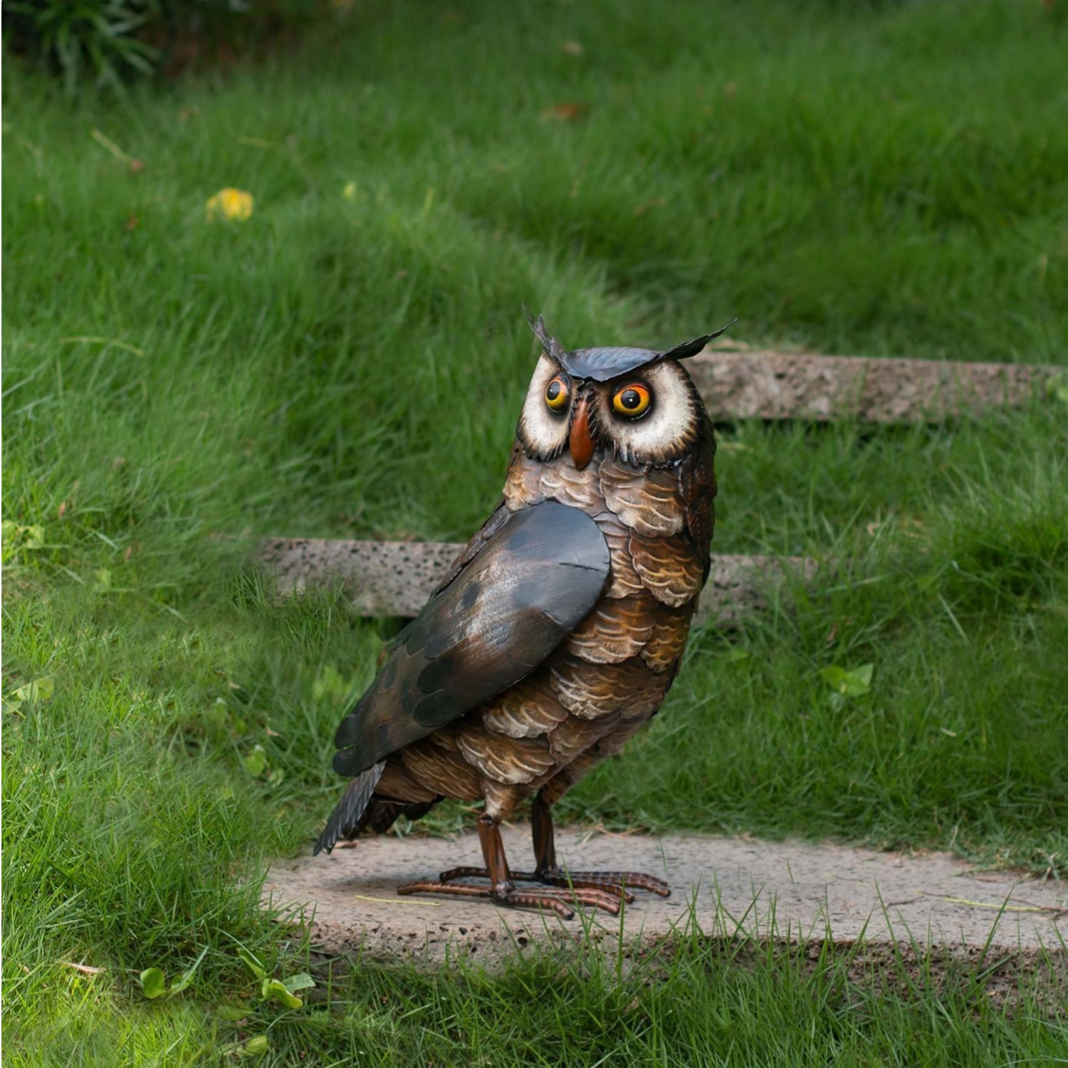 Sturdy & Charming Metal Owl Yard Art - Unique Gift for Home Decor Lovers