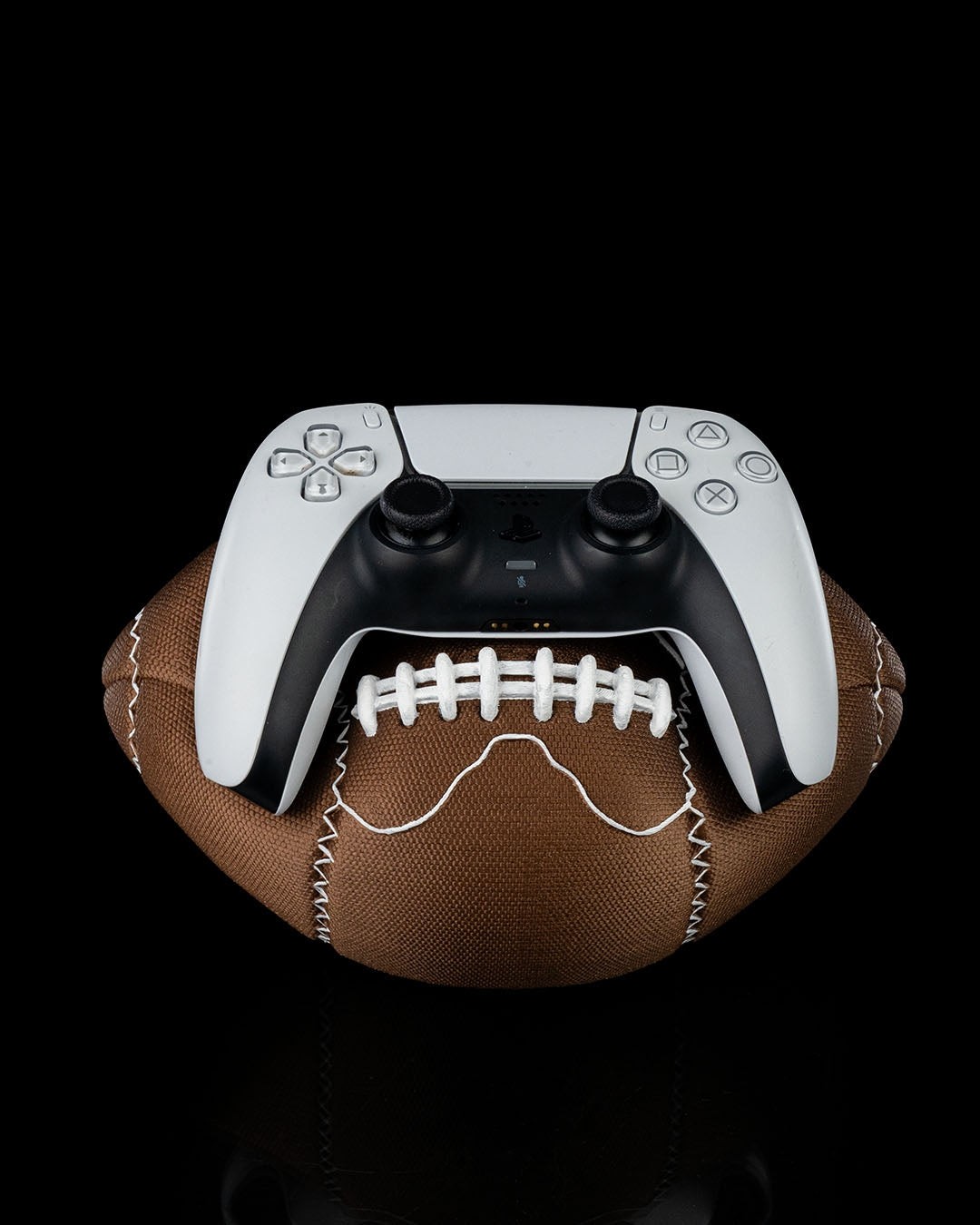 Touchdown Controller Holder – 3D Printed Football Stand | Gaming Accessory for