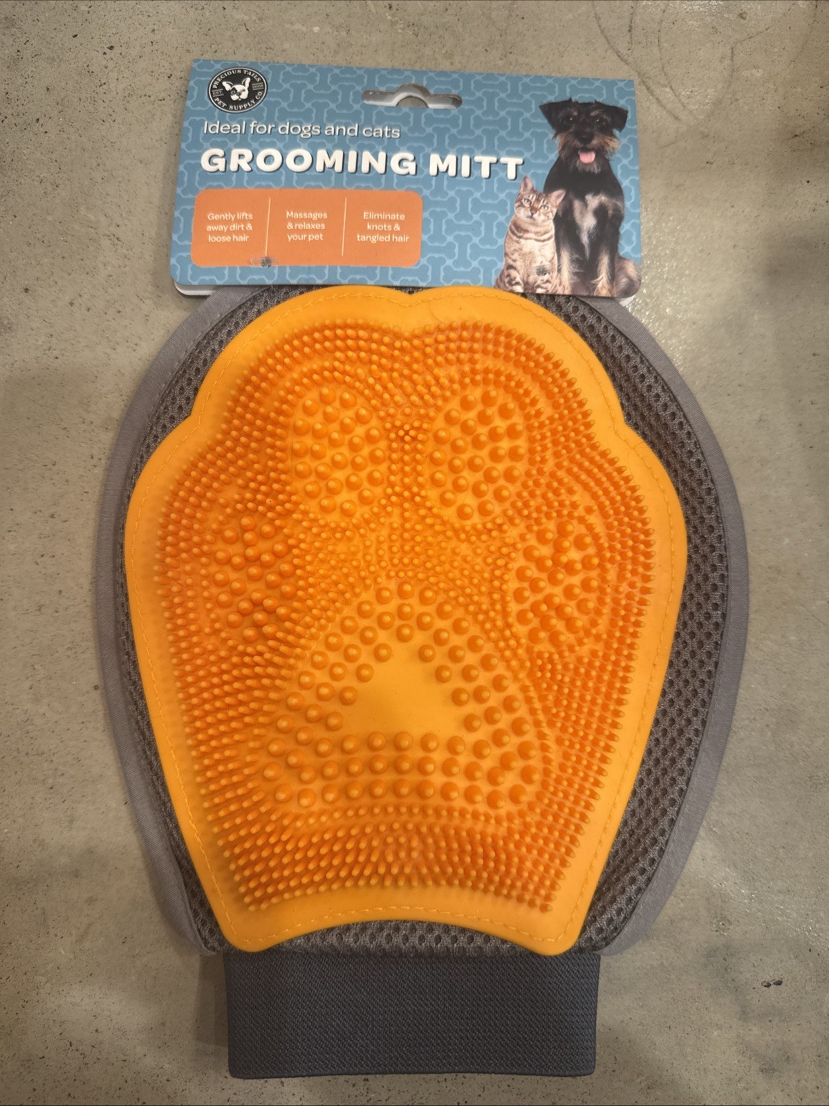 PRECIOUS TAILS Grooming Mitt For Dogs And Cats - Grooms and Massages NEW