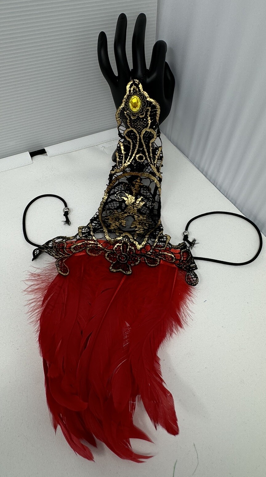 Red Feather Lace Pair Gloves Dress Elegant Costume Party Halloween Gothic NWOT