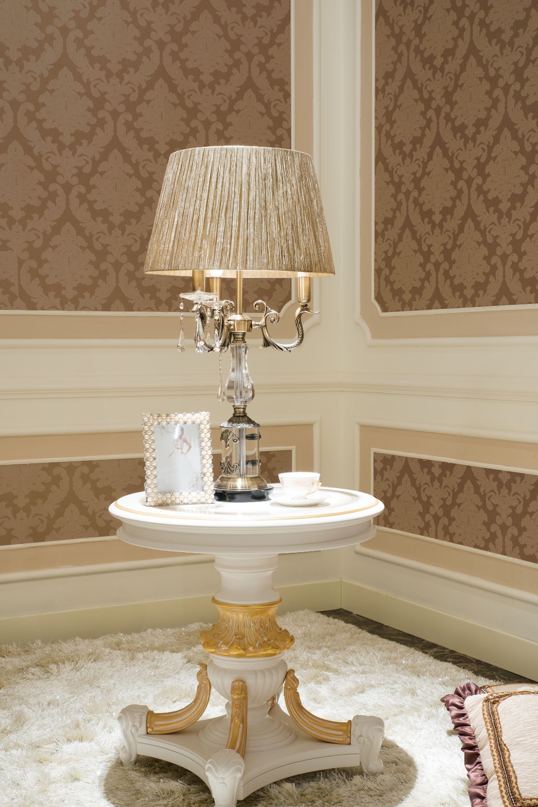 Luxury Solid Wood Pedestal End Table – Handcrafted European Style – Ivory & Gold