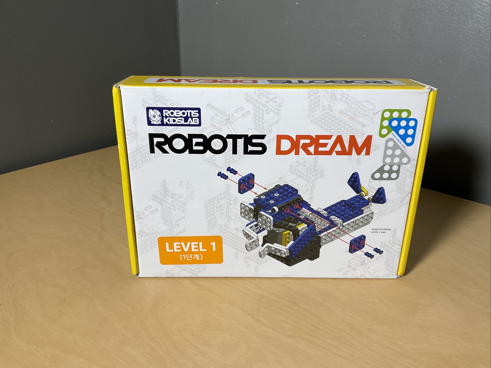 Robotis Robot Dream Level 1 Stem Education Robotics Kit Brand New