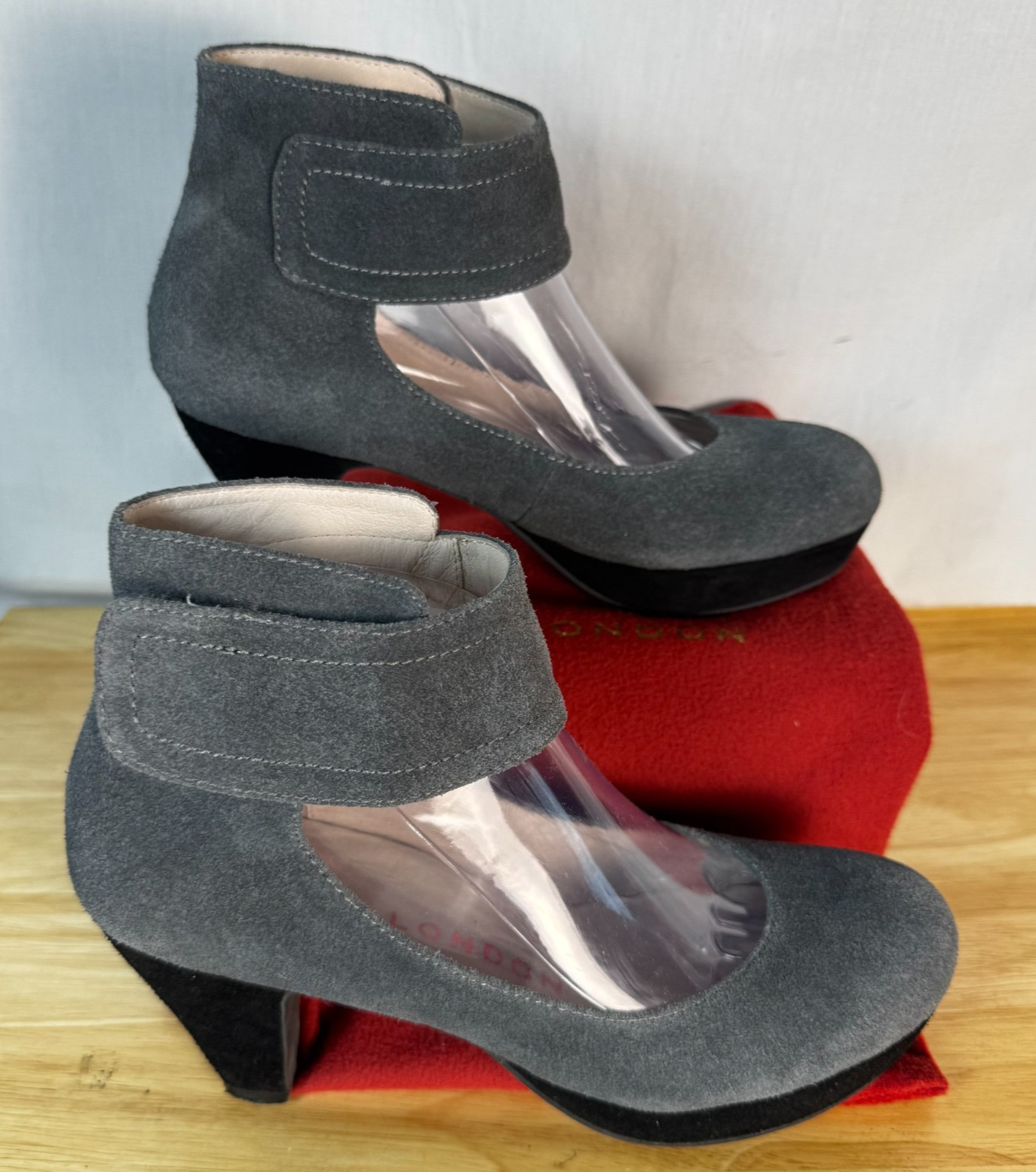 Sacha London Vera Gray Suede Platform Heels Women’s Size 7.5 Elegant Dress Shoes