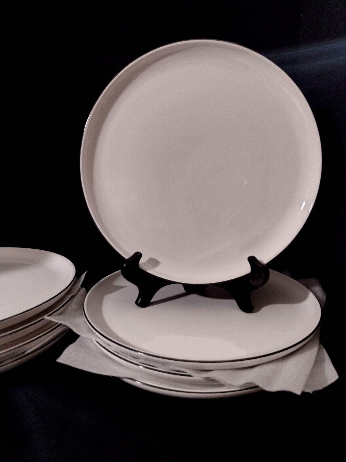 NEW from box PURE LIVING Interior Design (4) 10.5" Dinner Plates Cream Black Rim