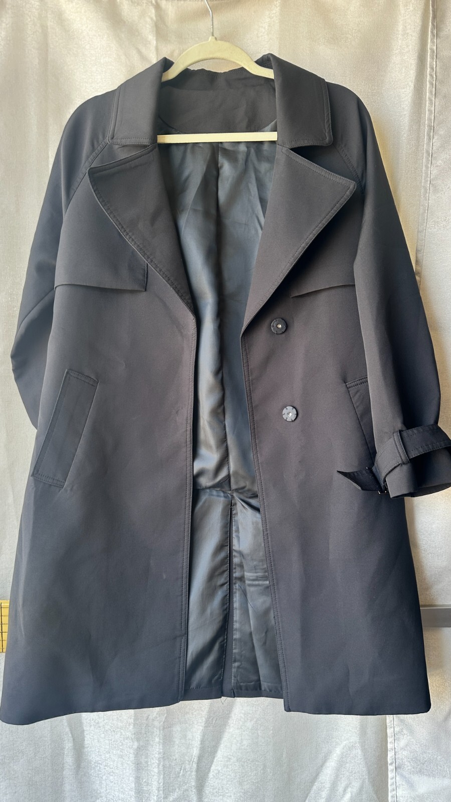 Stylish Black Trench Overcoat – Size Small – Belted Cuffs, Elegant Design