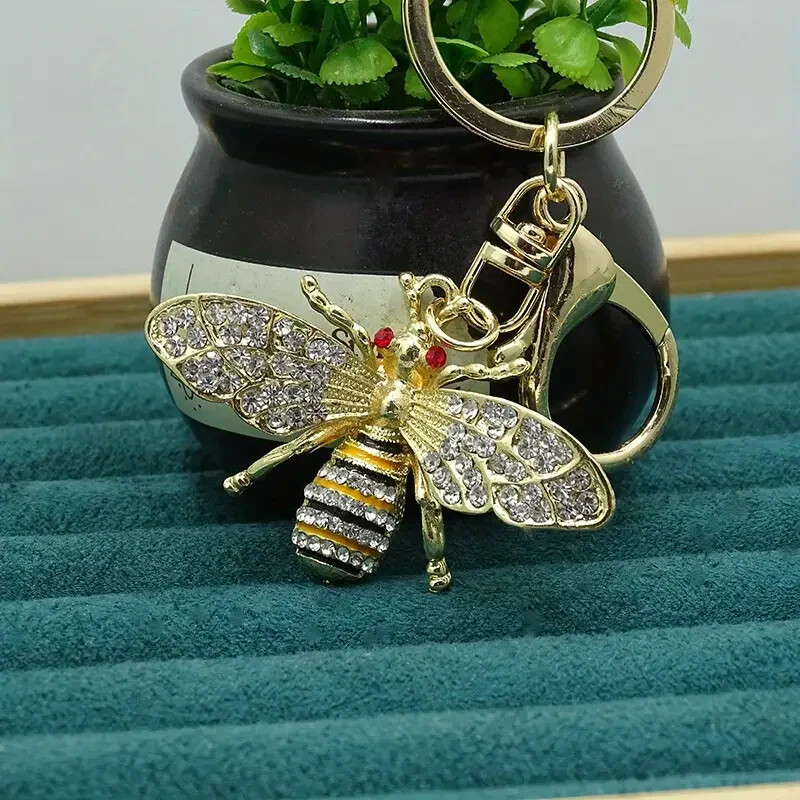 Crystal Bumble Bee Keychain Charming Animal Pendant Car Keys Bags Trendy Fashion