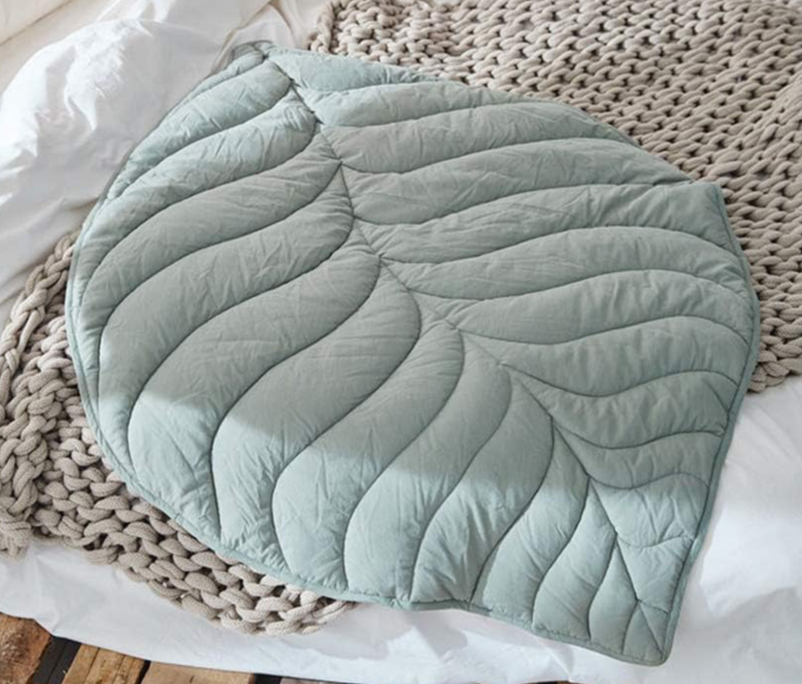 Large Green Leaf Play Mat Rug for Nursery, Baby Playroom NWOT