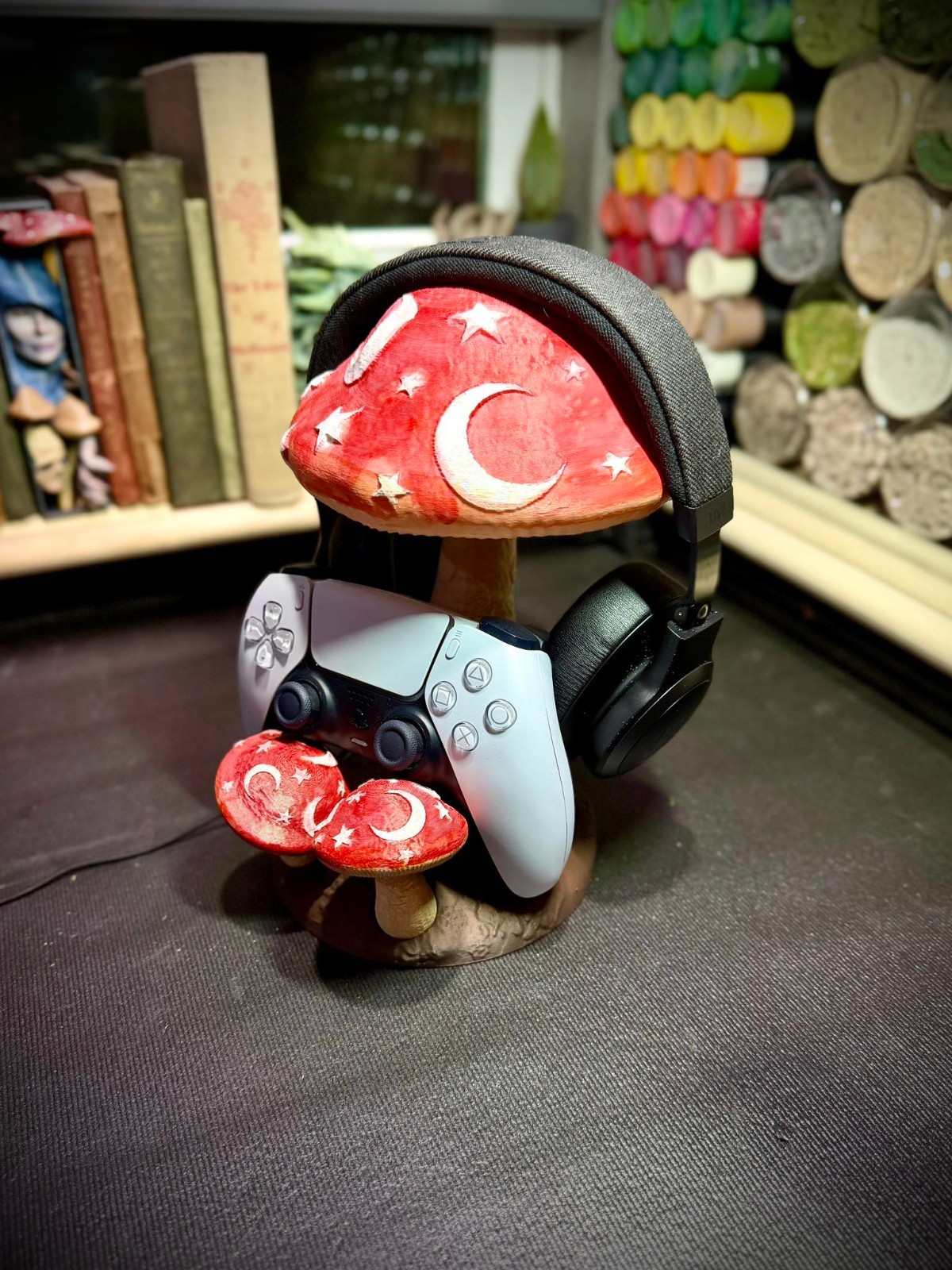 {Unpainted}  Mushroom Headphones & Controller Holder  - Fantasy Gaming Accessory