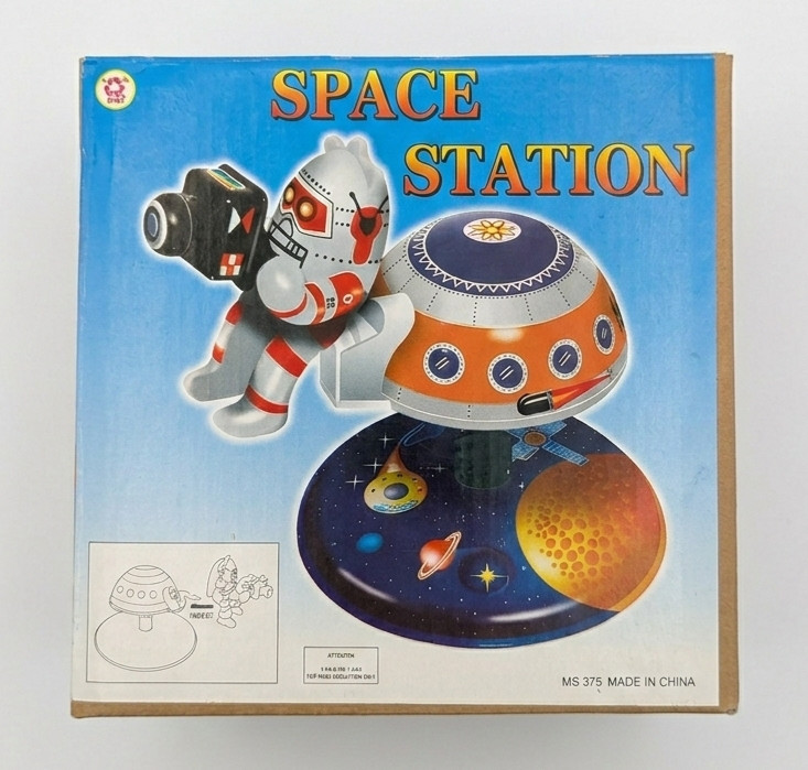Retro Wind Up Tin Space Station Robot With Camera New Fast Shipping