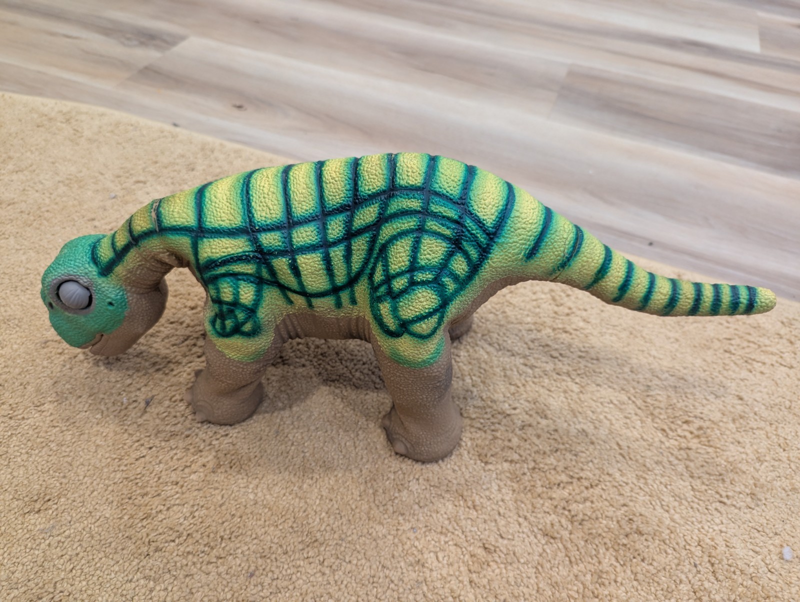 Innvo Labs Pleo RB Robot Dinosaur with Some Accessories, Dead Battery Pls Read