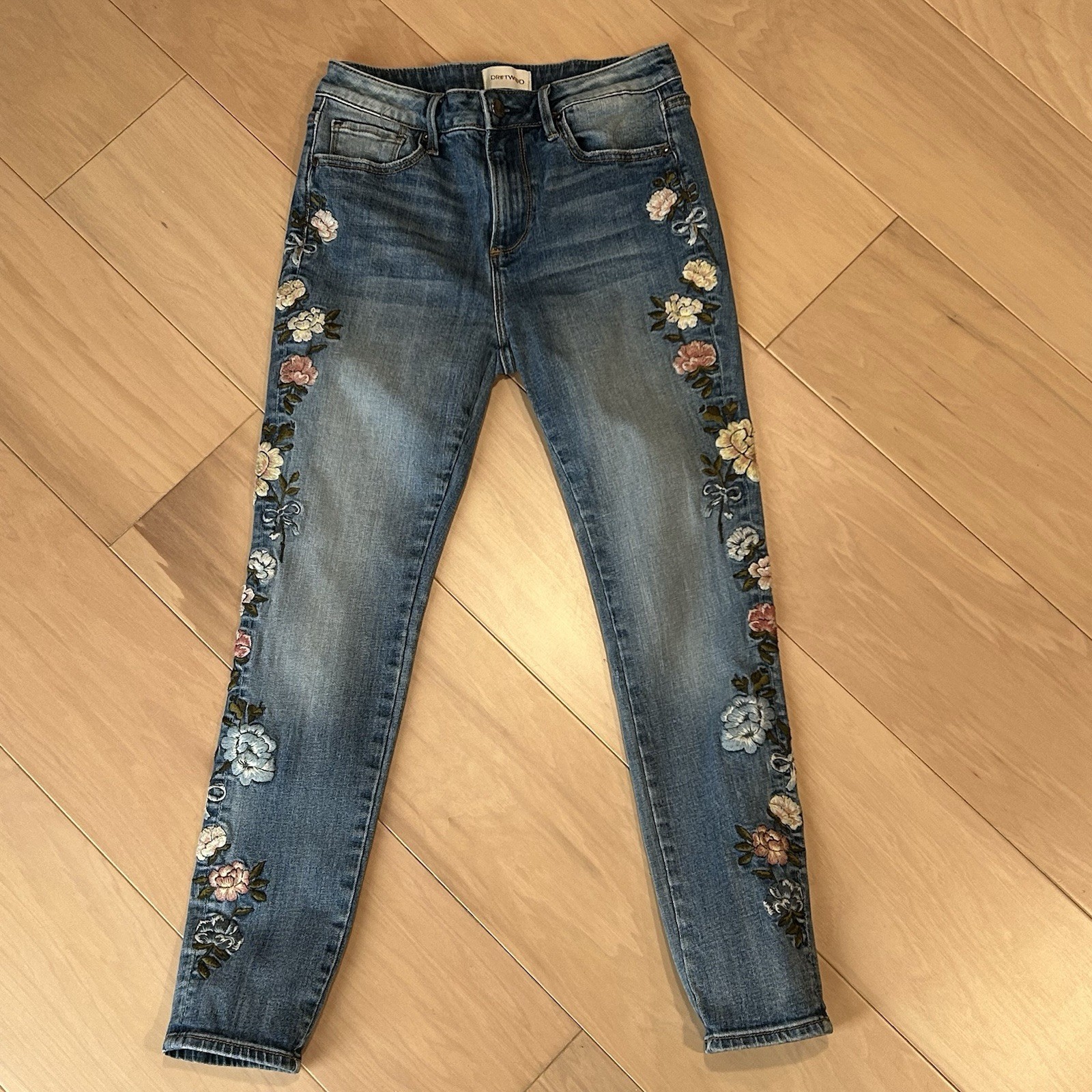 Driftwood Jackie High Rise Floral Embroidered Denim Blue Jeans Women’s 26