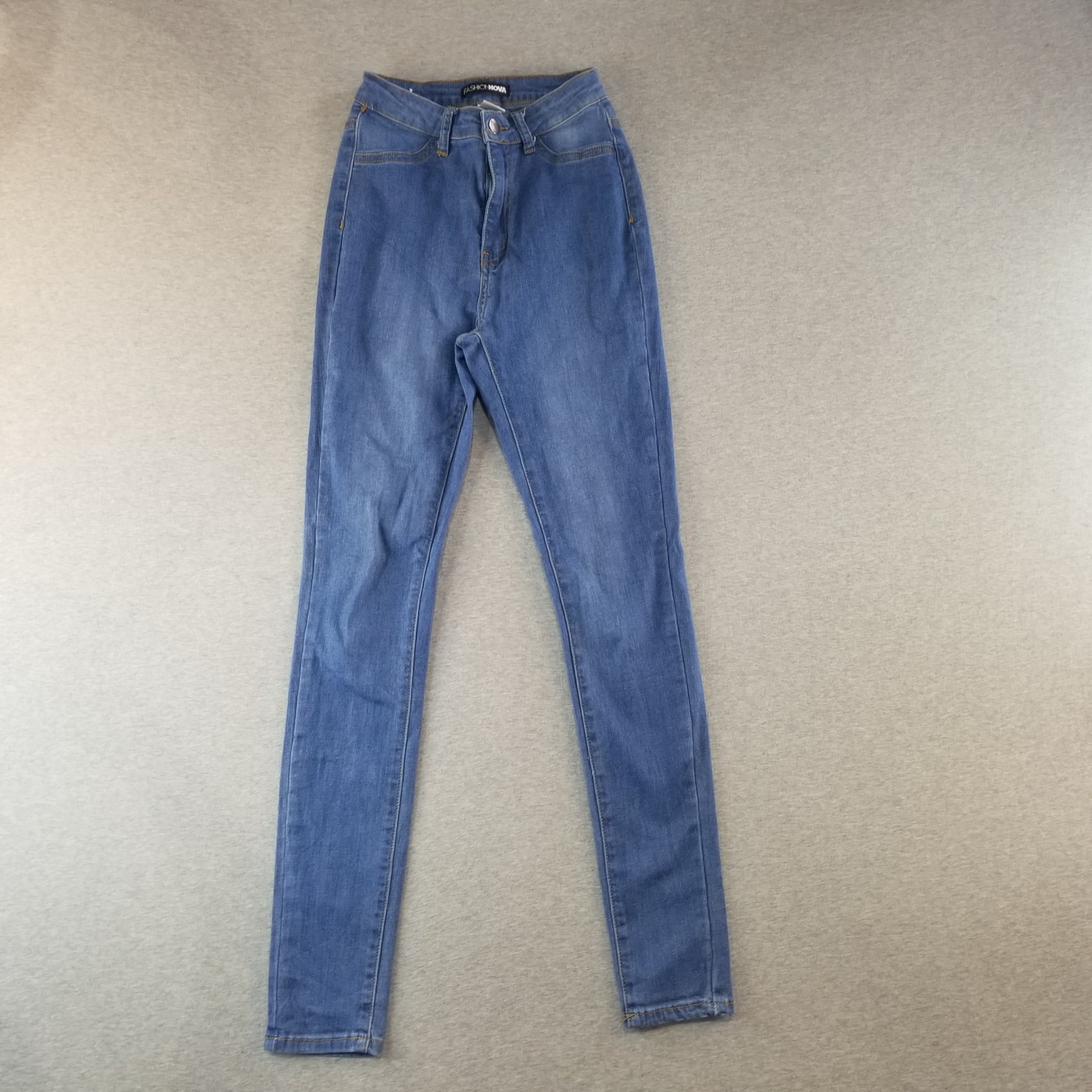 Fashion Nova Jeans Womens Sz 3 MedWash Normcore Cute Trendy Nice Quality Stretch