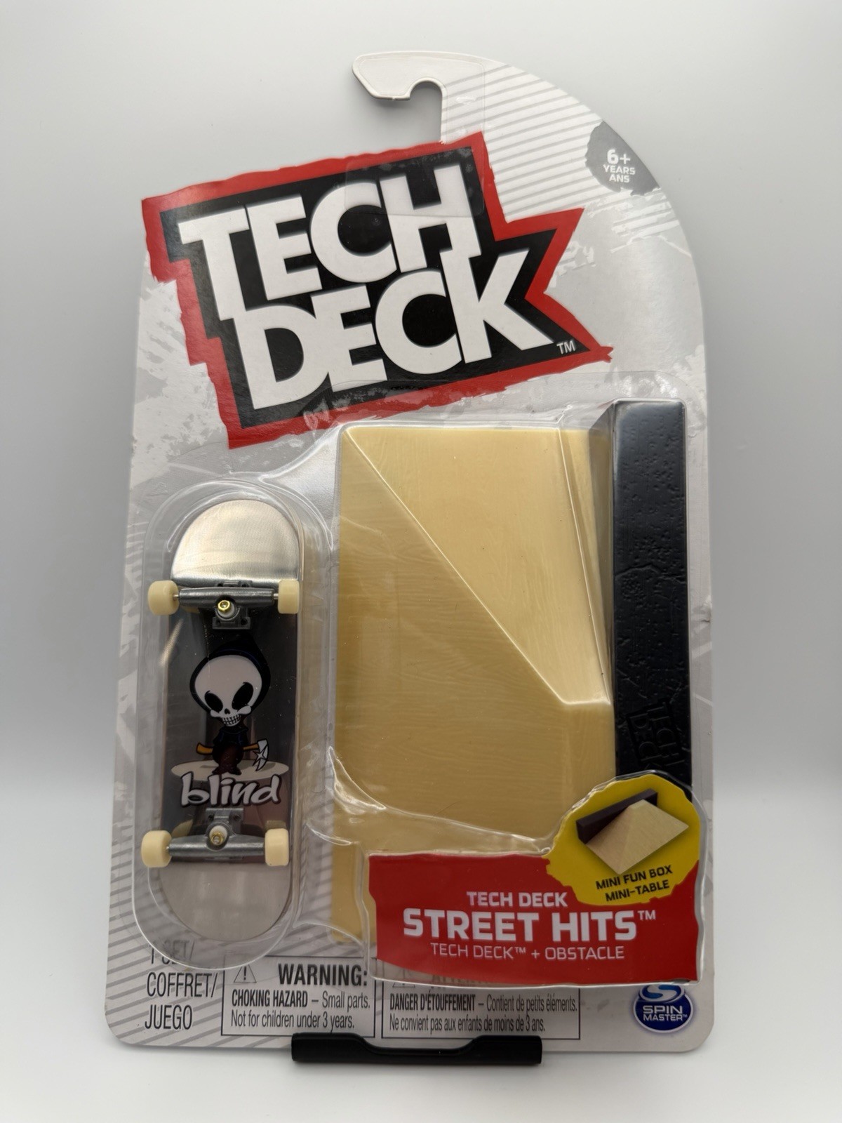 New/Sealed! Tech Deck Street Hits BLIND skateboard with Mini Fun Box/Mini-Table