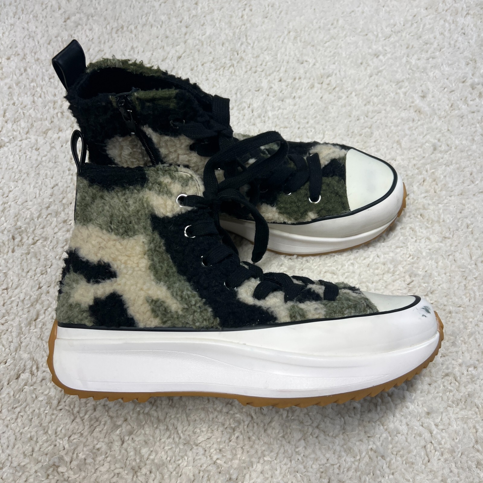 Steve Madden High Tops Camouflage Sneakers Womens 9.5 M Grunge Streetwear Sporty