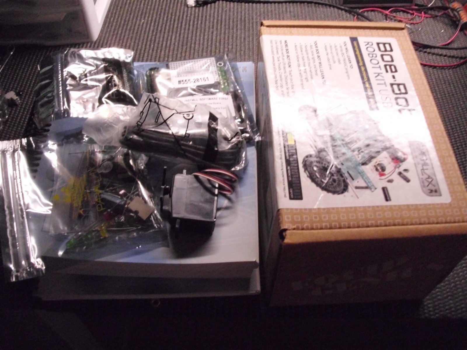 Two complete kits Parallax Basic  Board of Education USB Version, and Boe-Bot